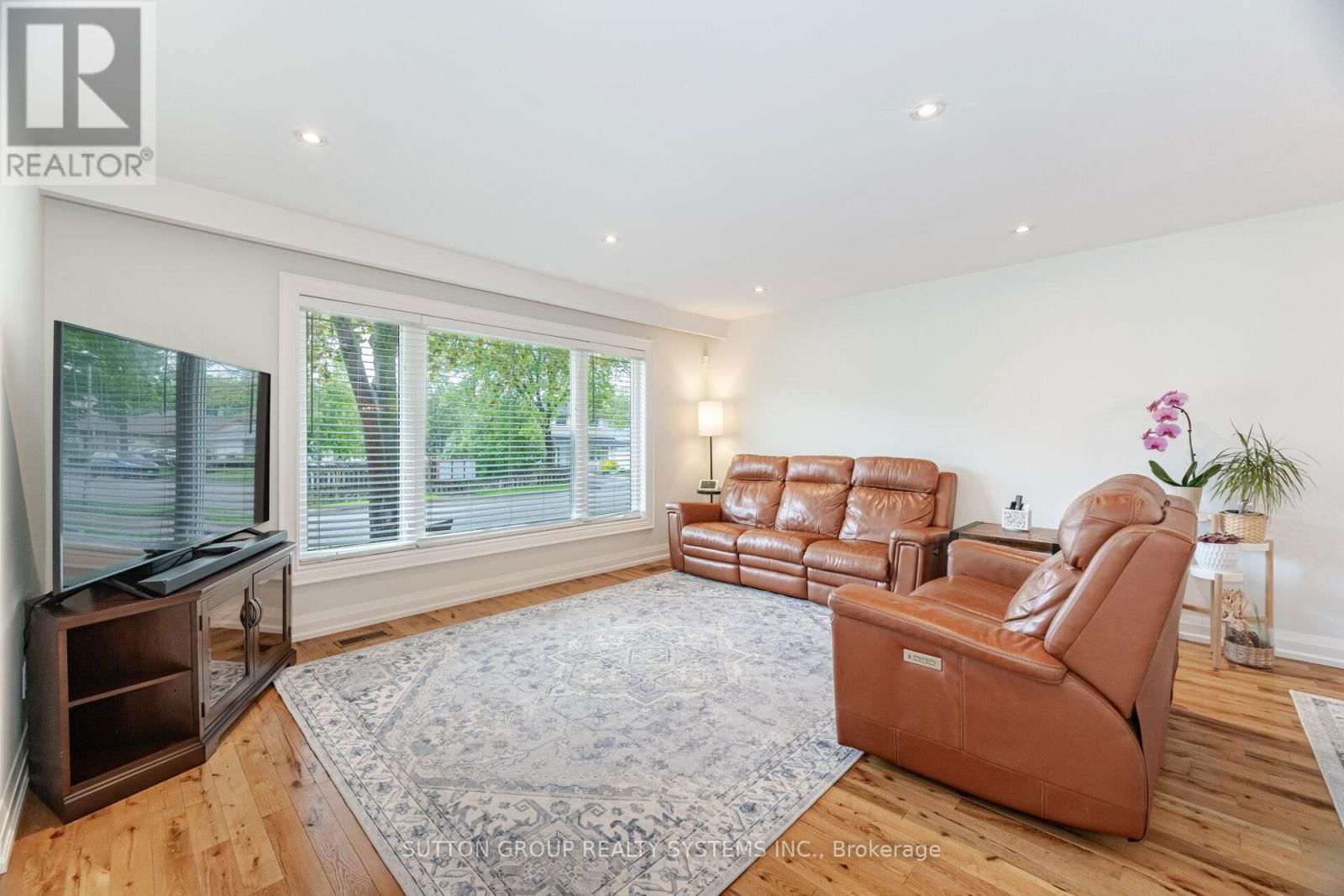 175 CONNAUGHT CRESCENT Image 12
