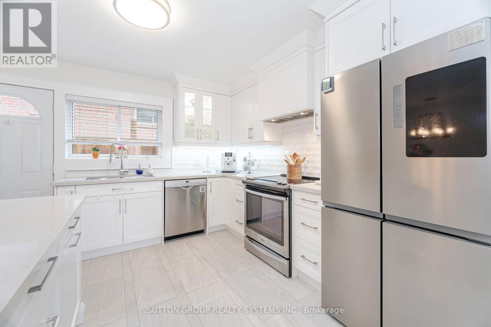 175 CONNAUGHT CRESCENT Image 21