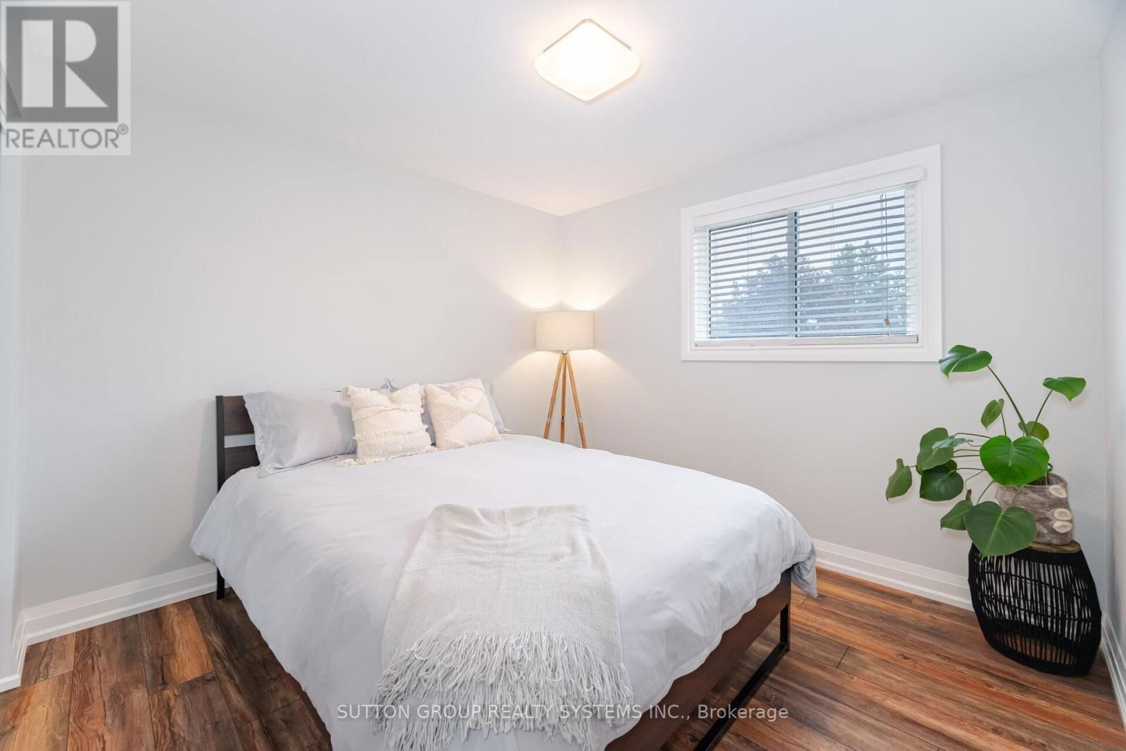 175 CONNAUGHT CRESCENT Image 27