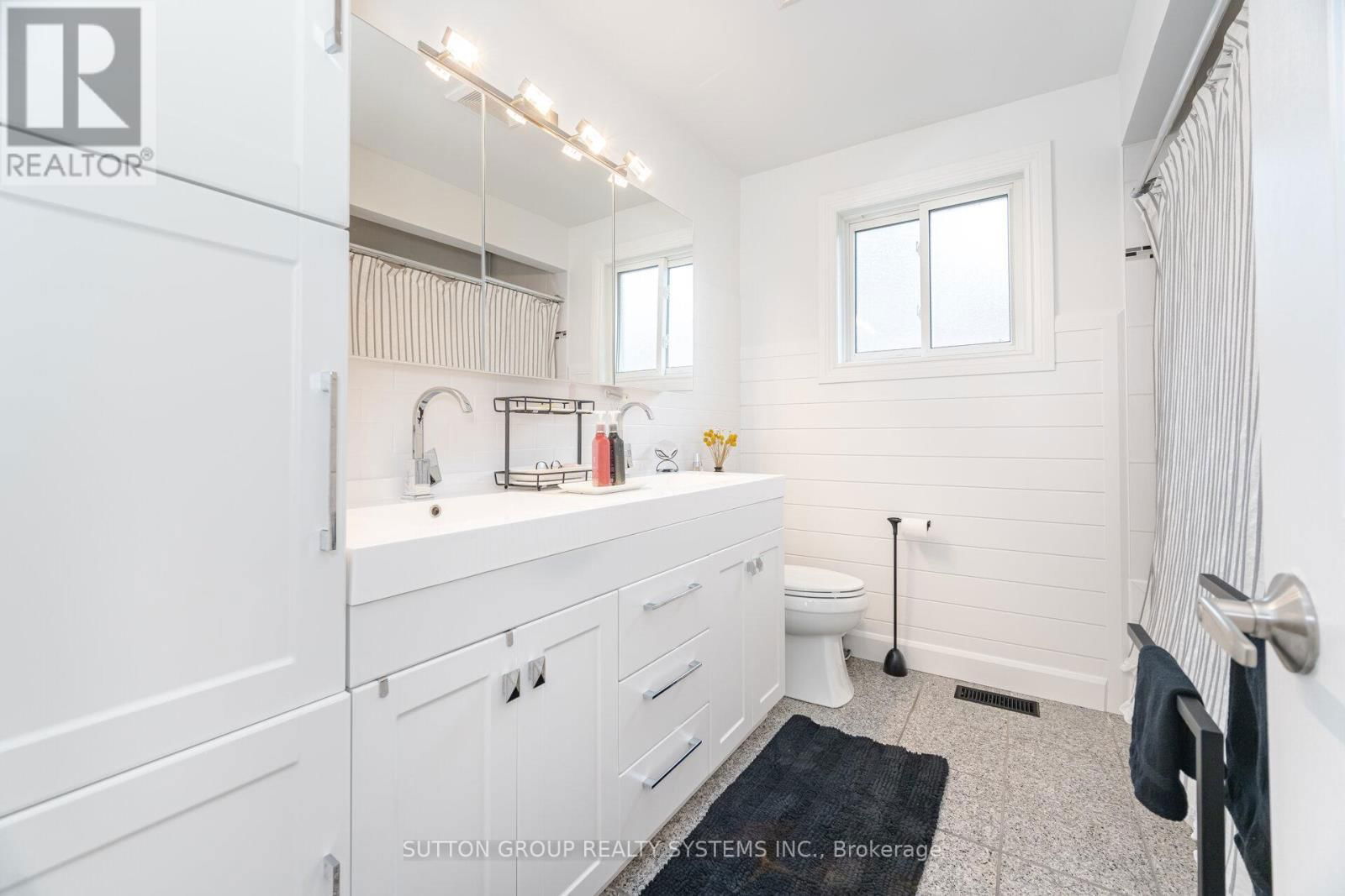175 CONNAUGHT CRESCENT Image 31