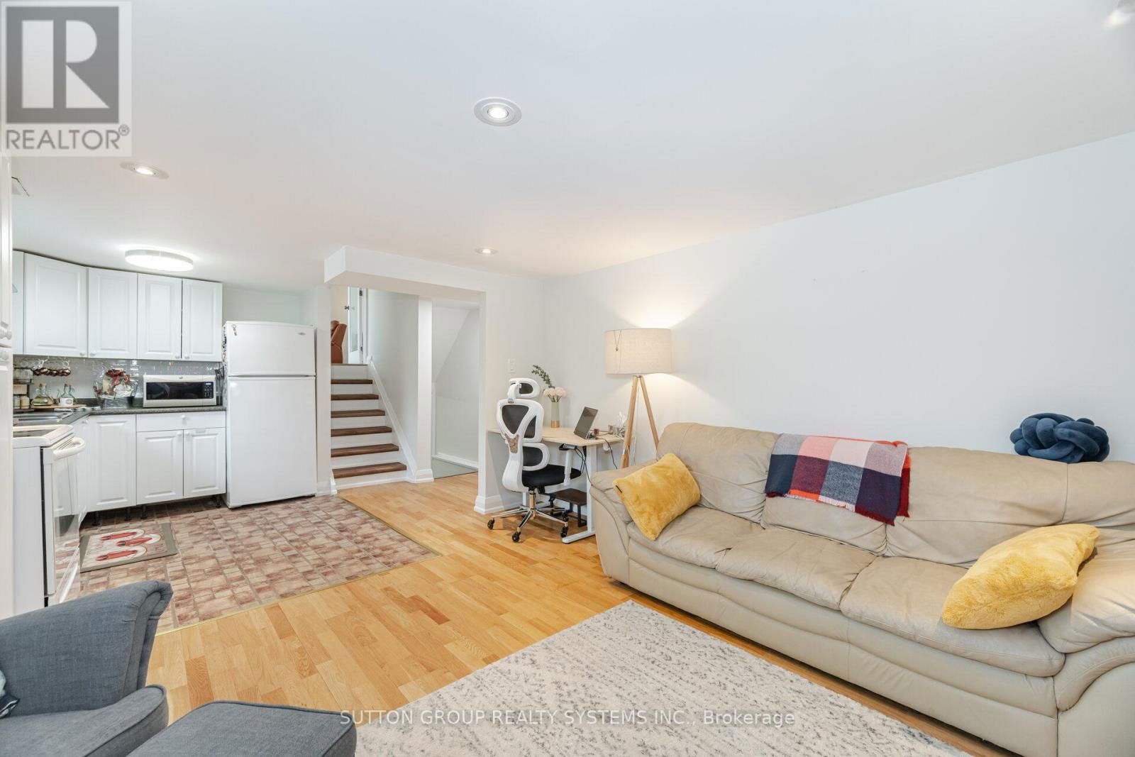 175 CONNAUGHT CRESCENT Image 39