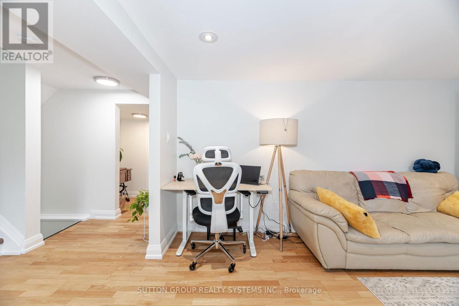 175 CONNAUGHT CRESCENT Image 40