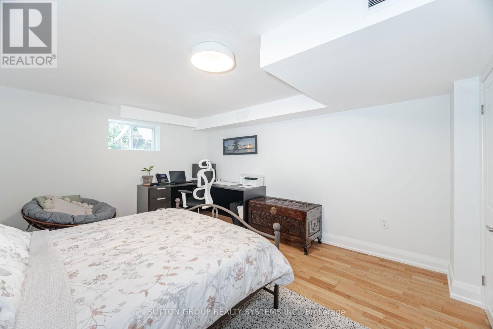 175 CONNAUGHT CRESCENT Image 42