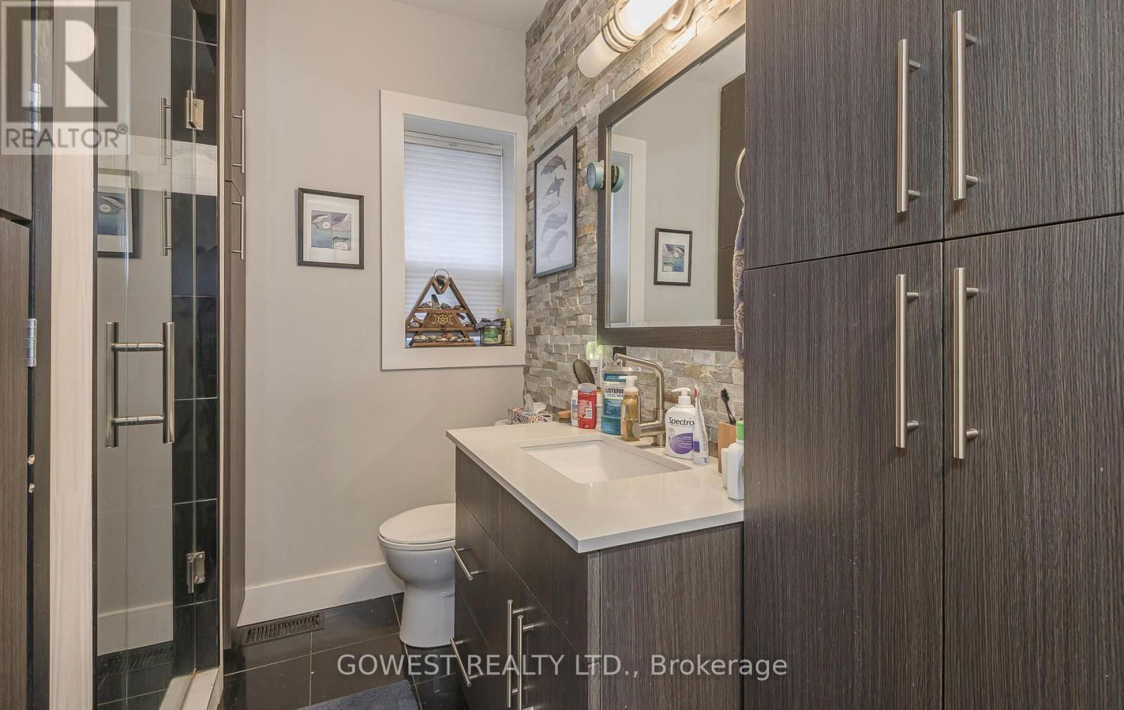 459 RONCESVALLES AVENUE Image 14