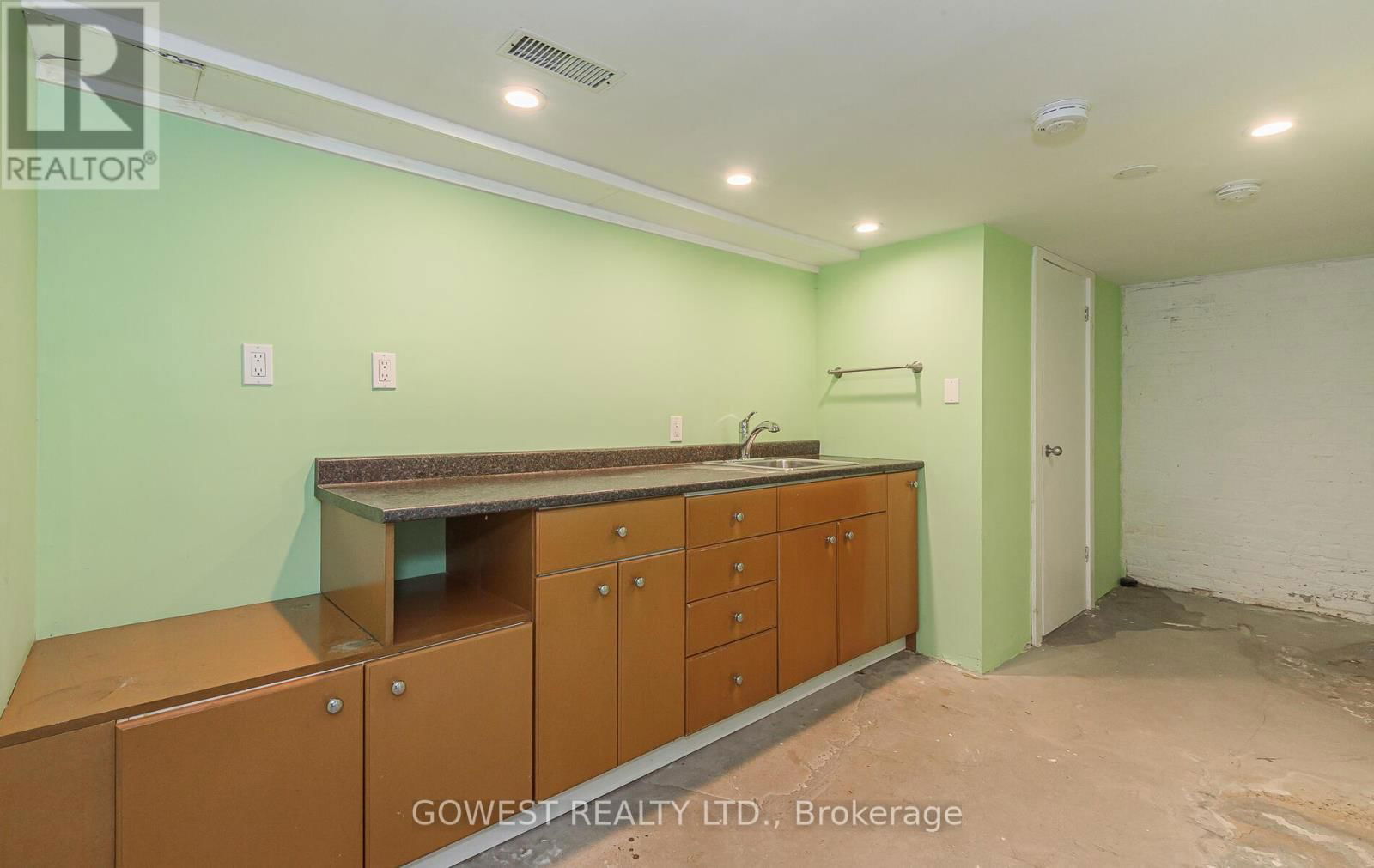 459 RONCESVALLES AVENUE Image 39