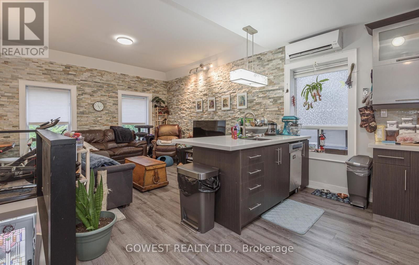 459 RONCESVALLES AVENUE Image 6
