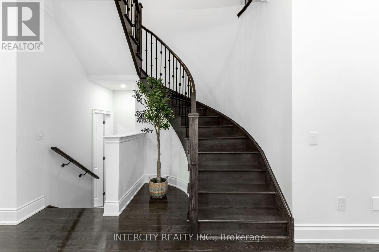 68 RASPBERRY RIDGE AVENUE Image 18