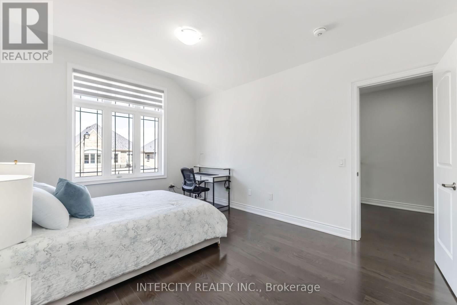 68 RASPBERRY RIDGE AVENUE Image 34