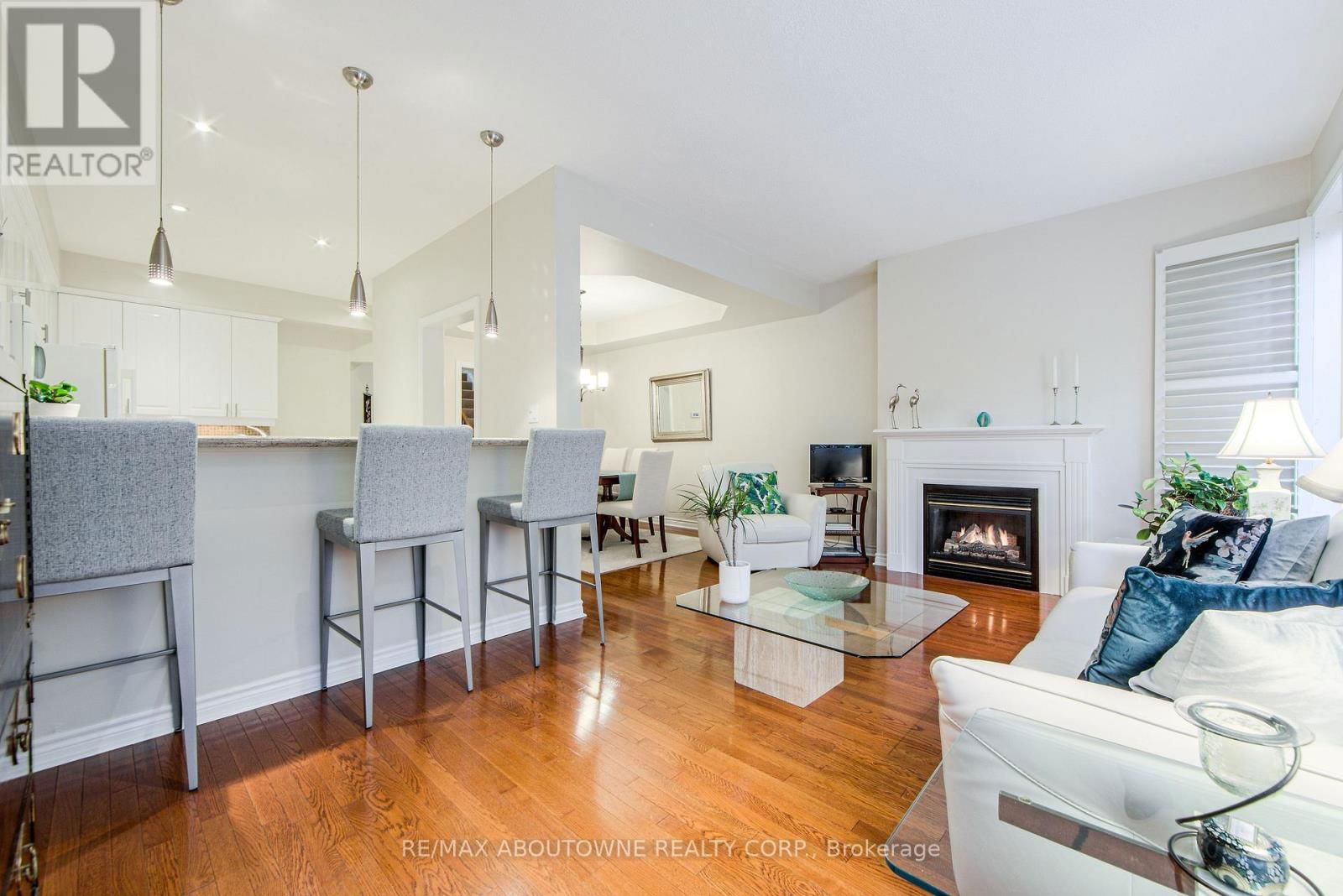 21 - 300 RAVINEVIEW WAY Image 11