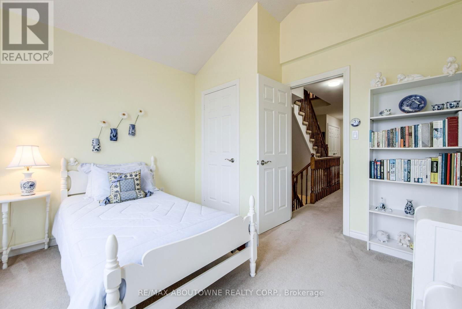 21 - 300 RAVINEVIEW WAY Image 17