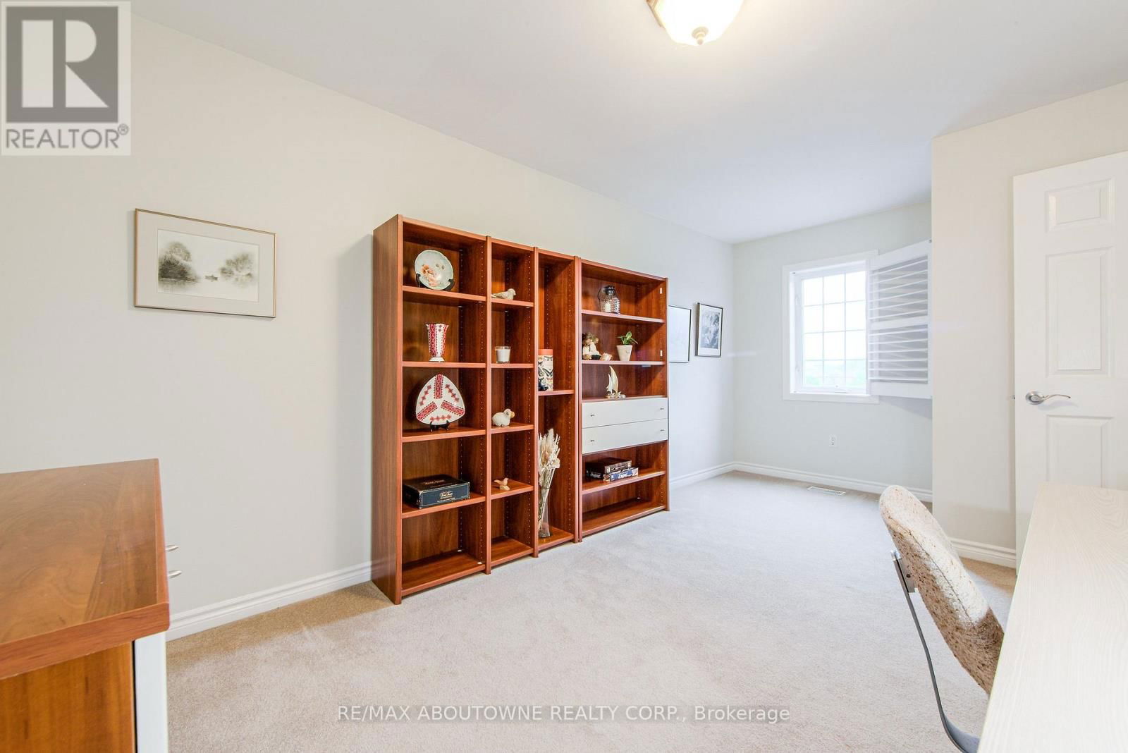 21 - 300 RAVINEVIEW WAY Image 27