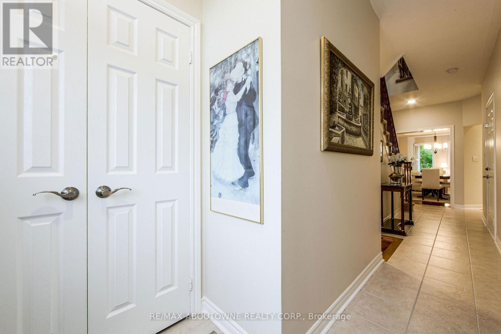 21 - 300 RAVINEVIEW WAY Image 3