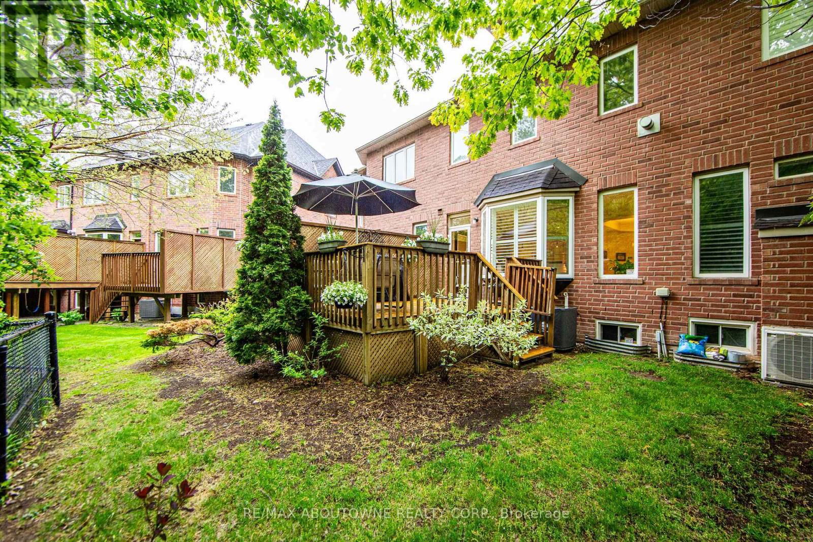 21 - 300 RAVINEVIEW WAY Image 32