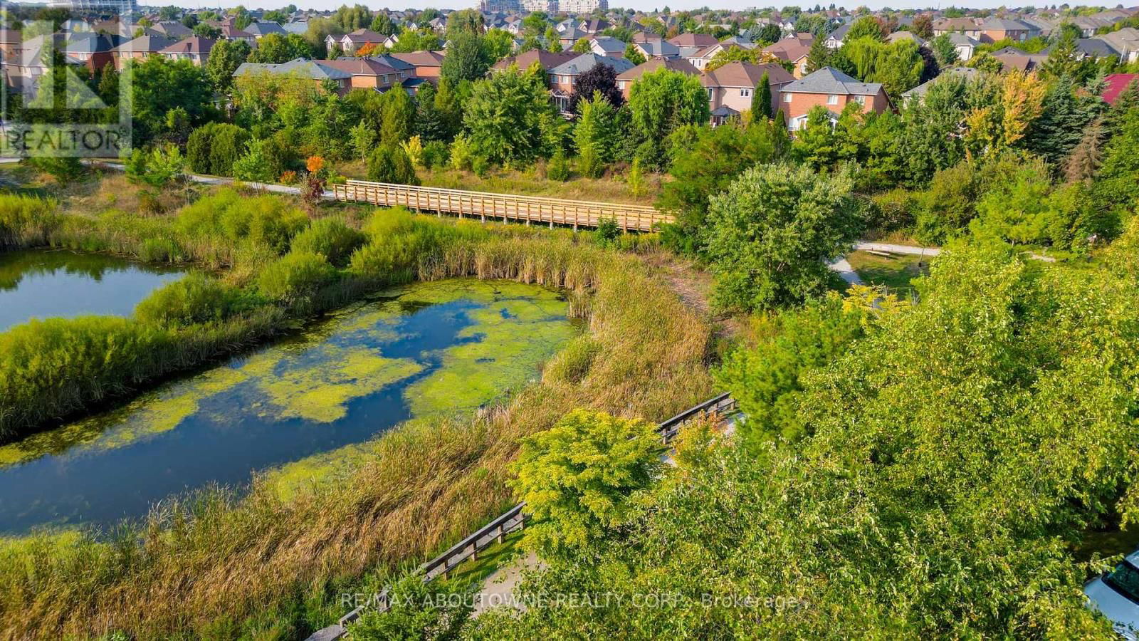 21 - 300 RAVINEVIEW WAY Image 36