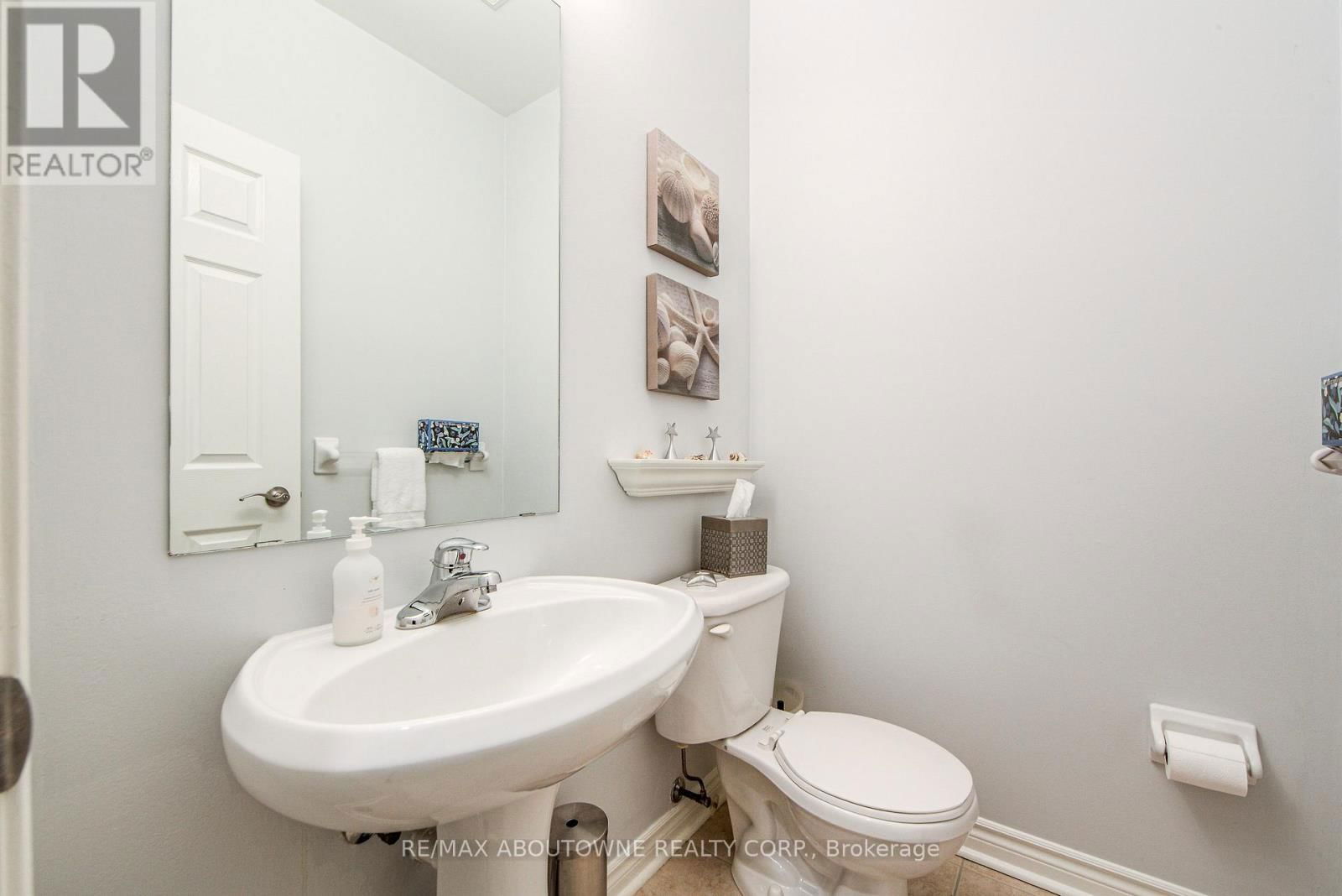 21 - 300 RAVINEVIEW WAY Image 4