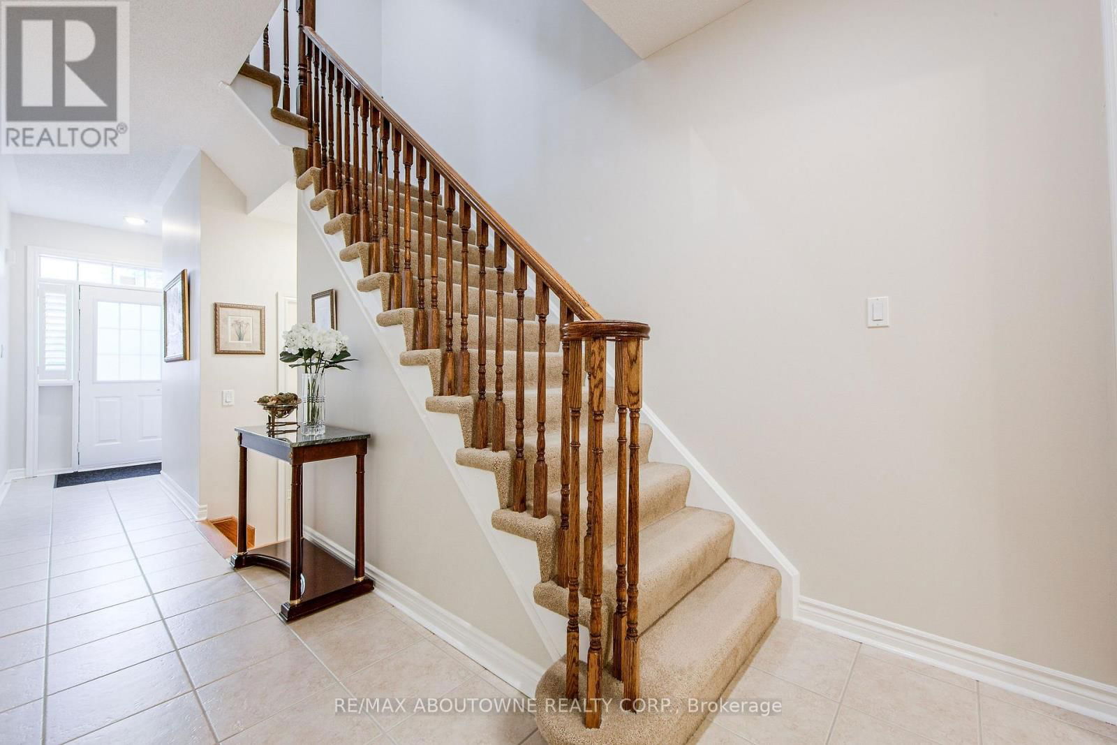 21 - 300 RAVINEVIEW WAY Image 5