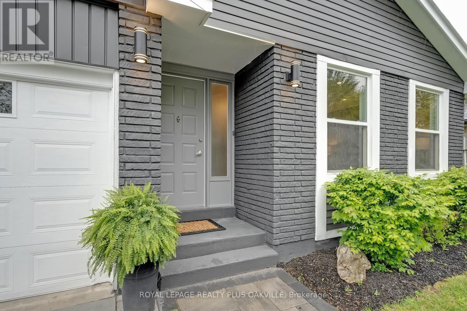 2561 CAVENDISH DRIVE Image 2