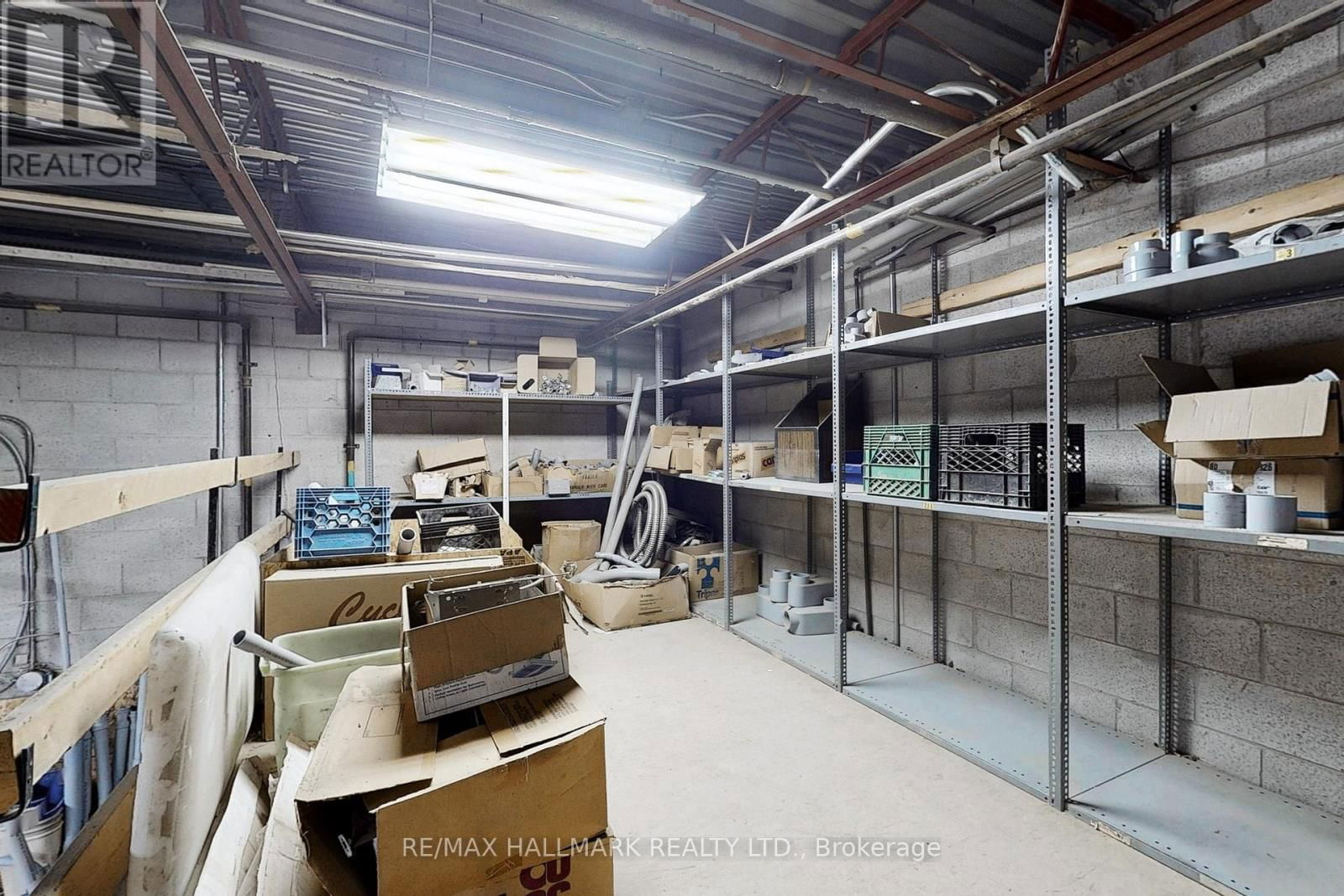 22 STEINWAY BOULEVARD Image 34