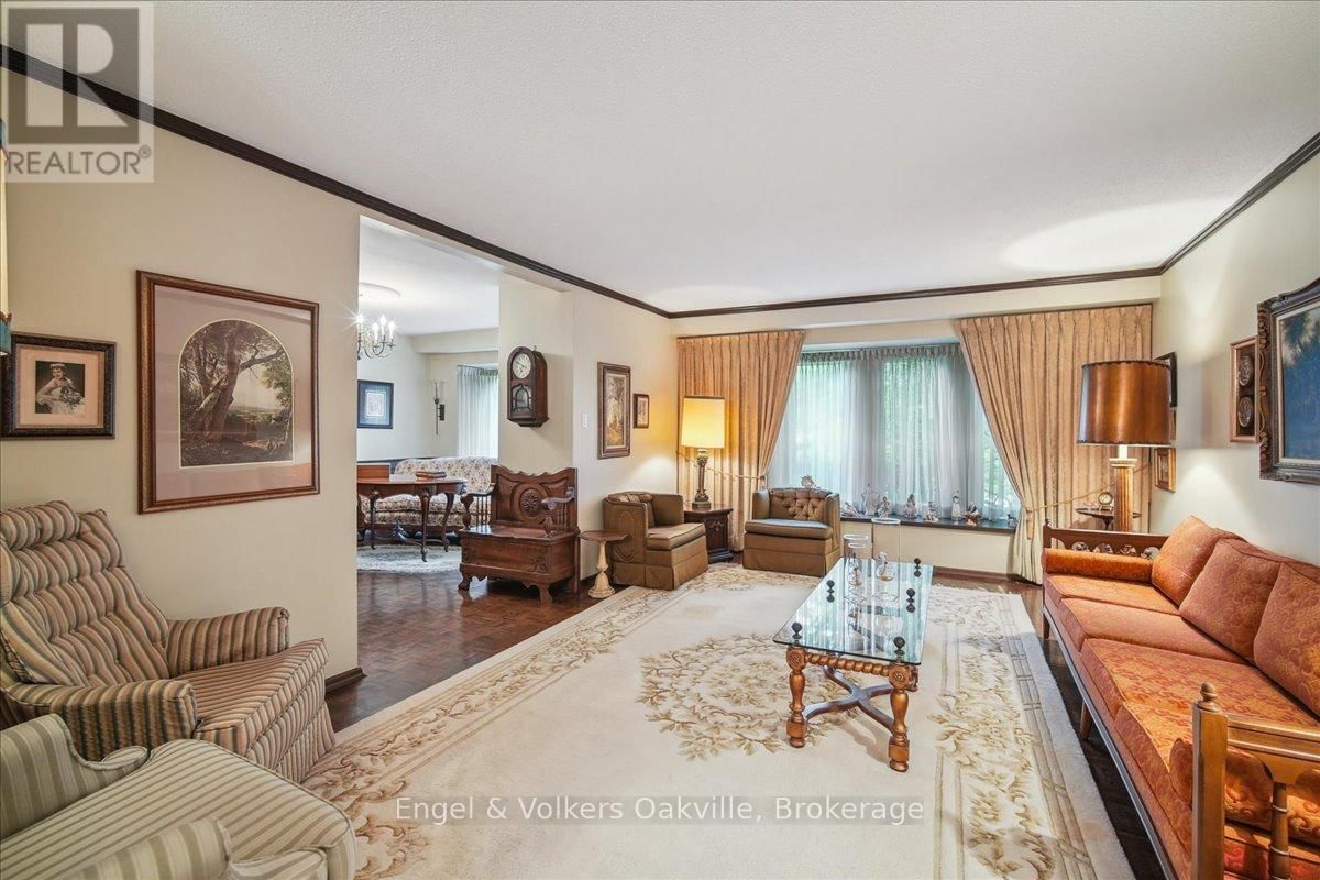 250 GATESTONE AVENUE Image 10