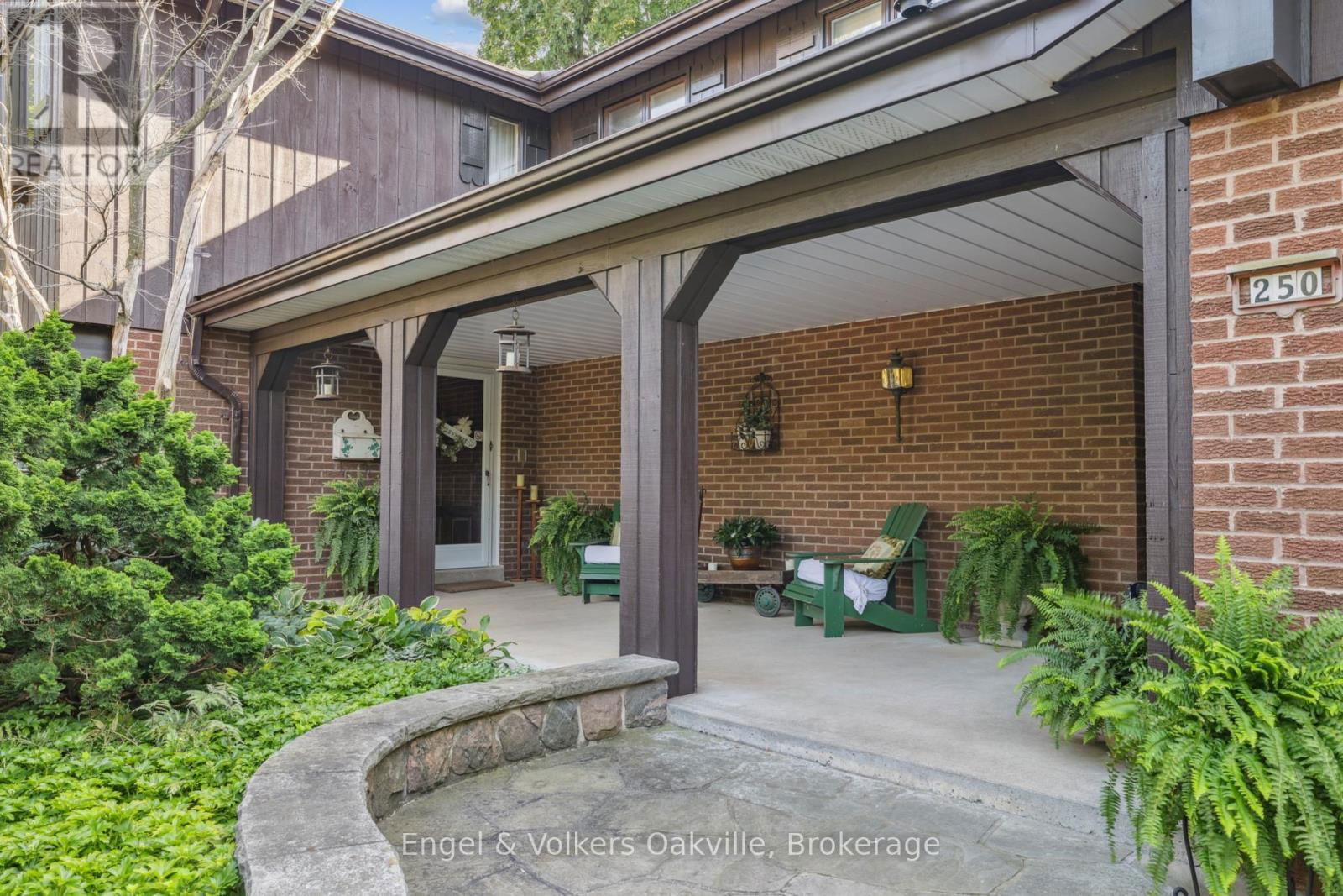 250 GATESTONE AVENUE Image 4