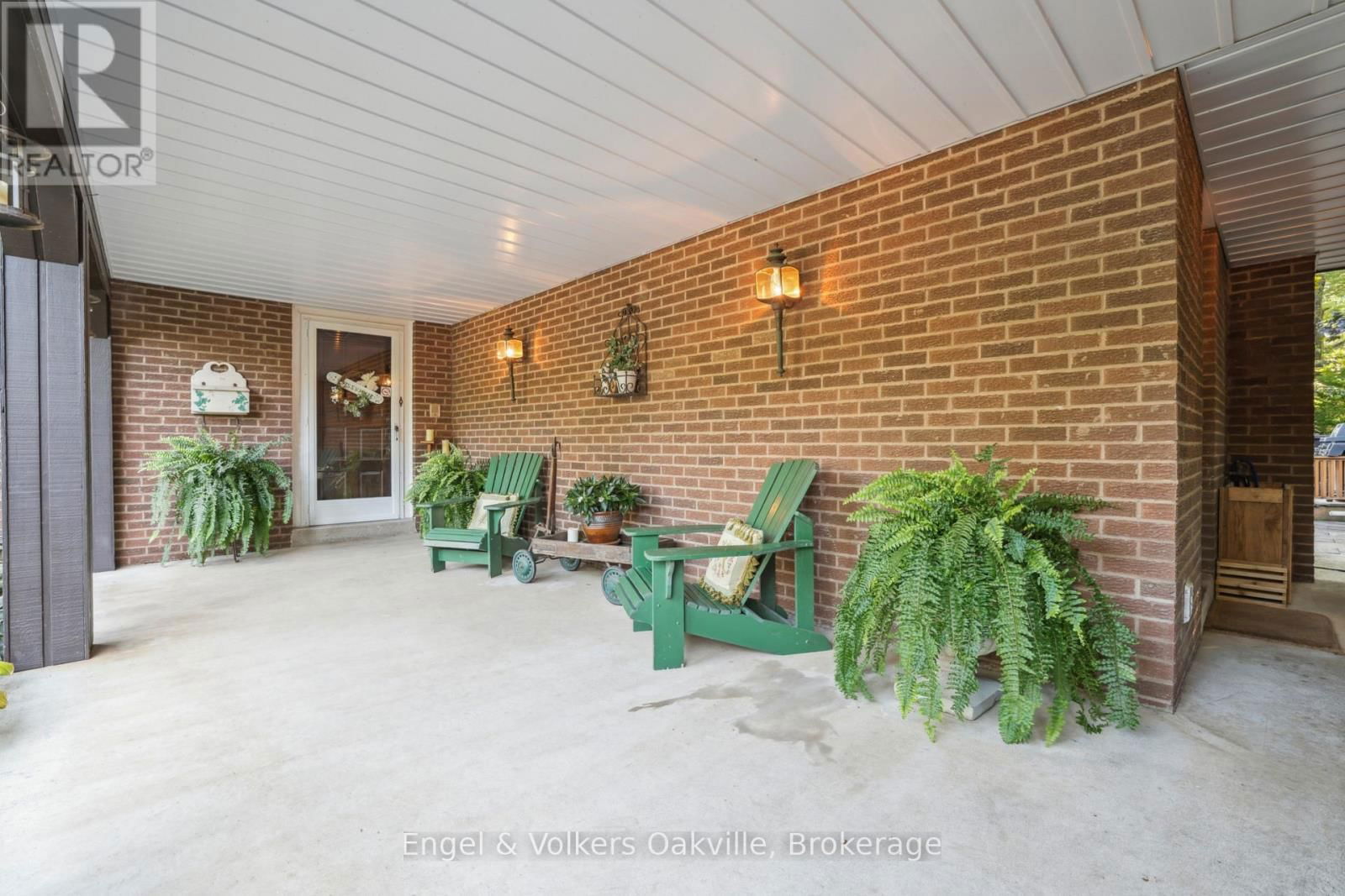250 GATESTONE AVENUE Image 5