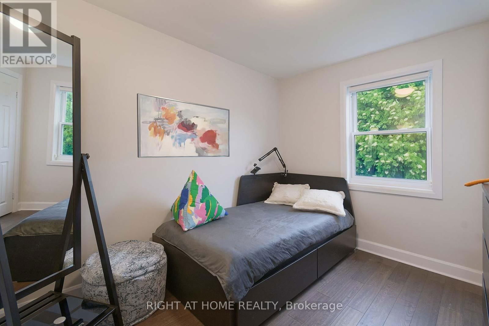48 VAN STASSEN BOULEVARD Image 21