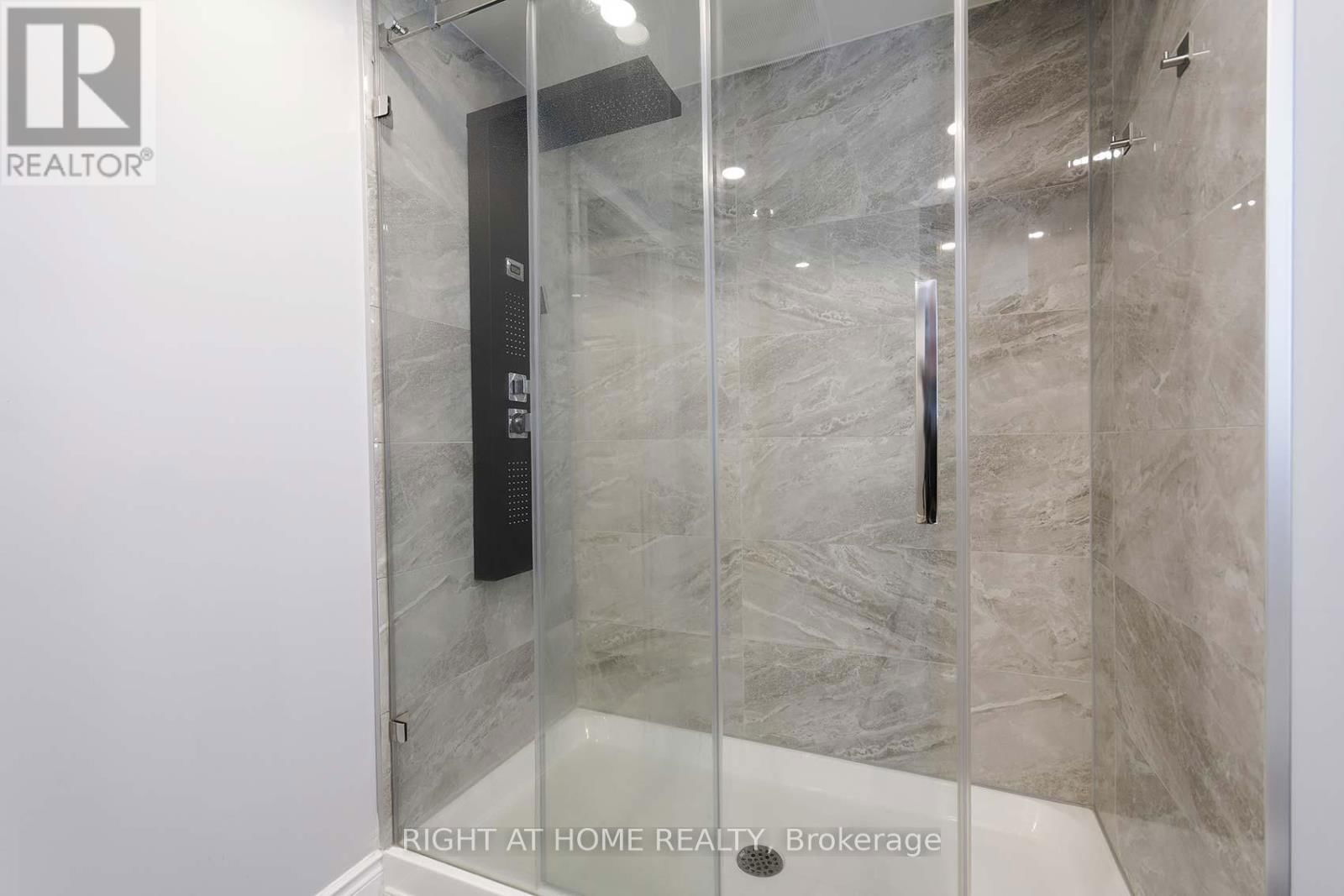 48 VAN STASSEN BOULEVARD Image 29
