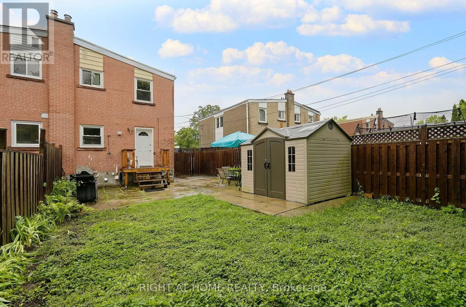 48 VAN STASSEN BOULEVARD Image 31