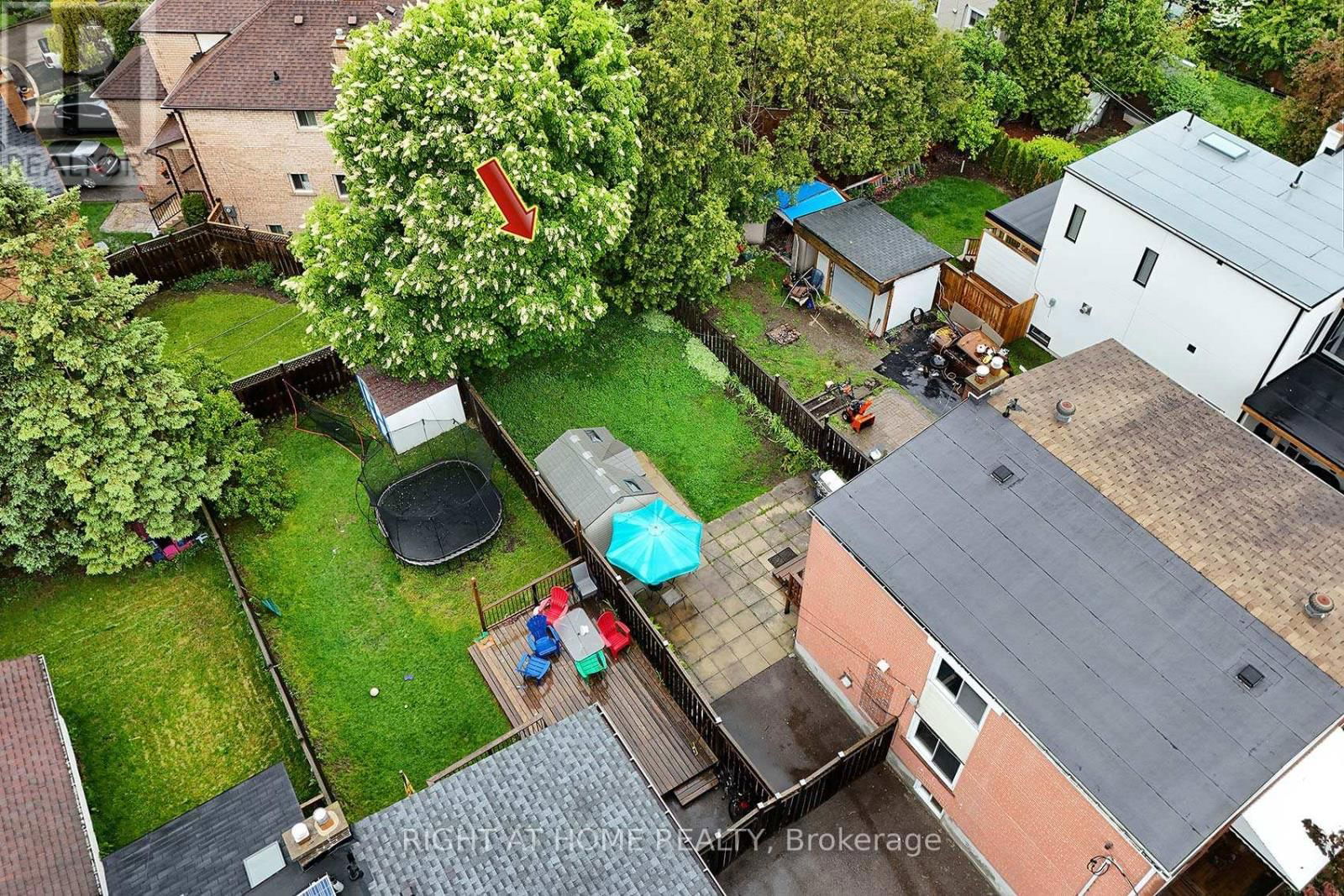 48 VAN STASSEN BOULEVARD Image 32