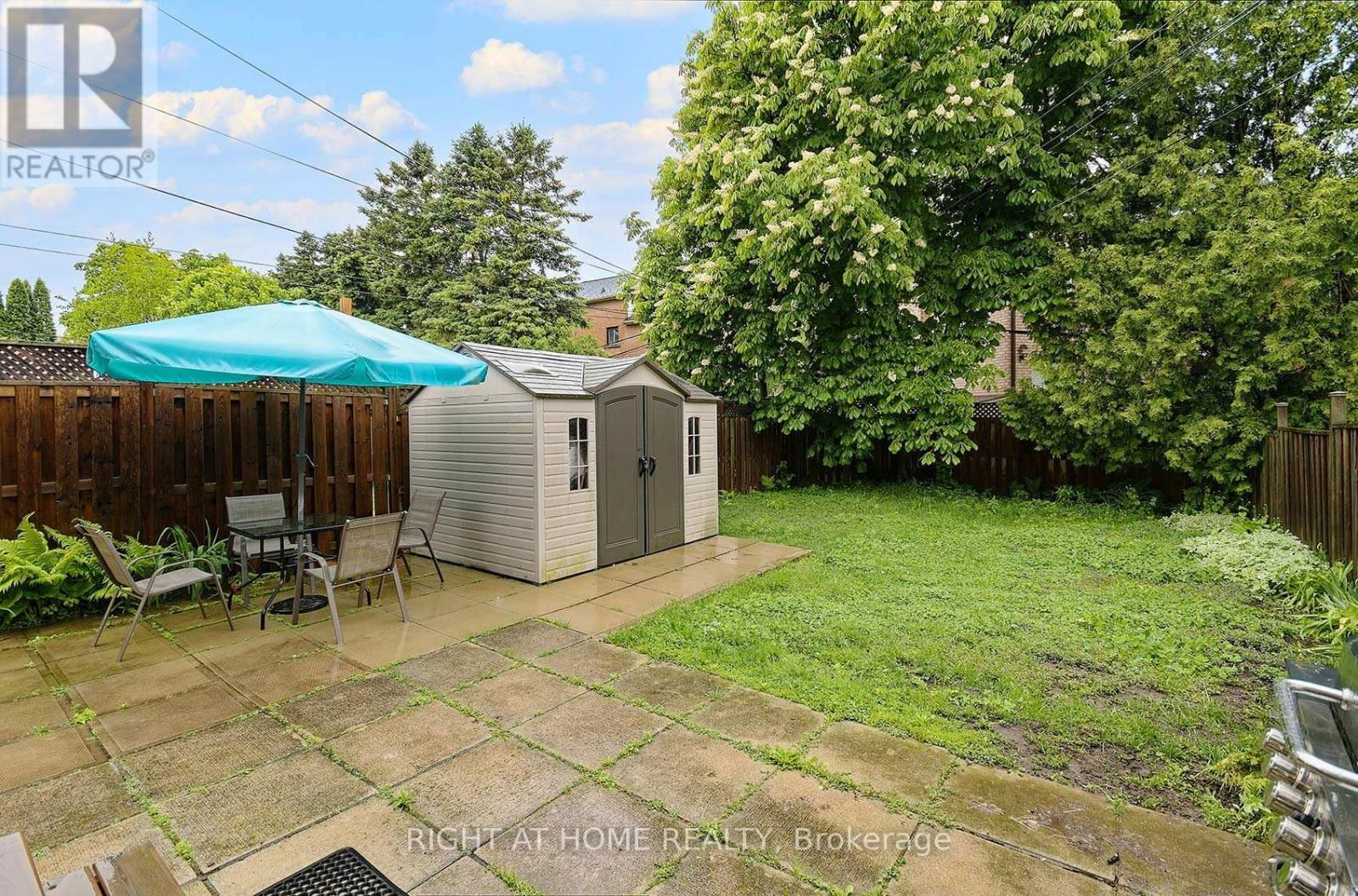 48 VAN STASSEN BOULEVARD Image 33