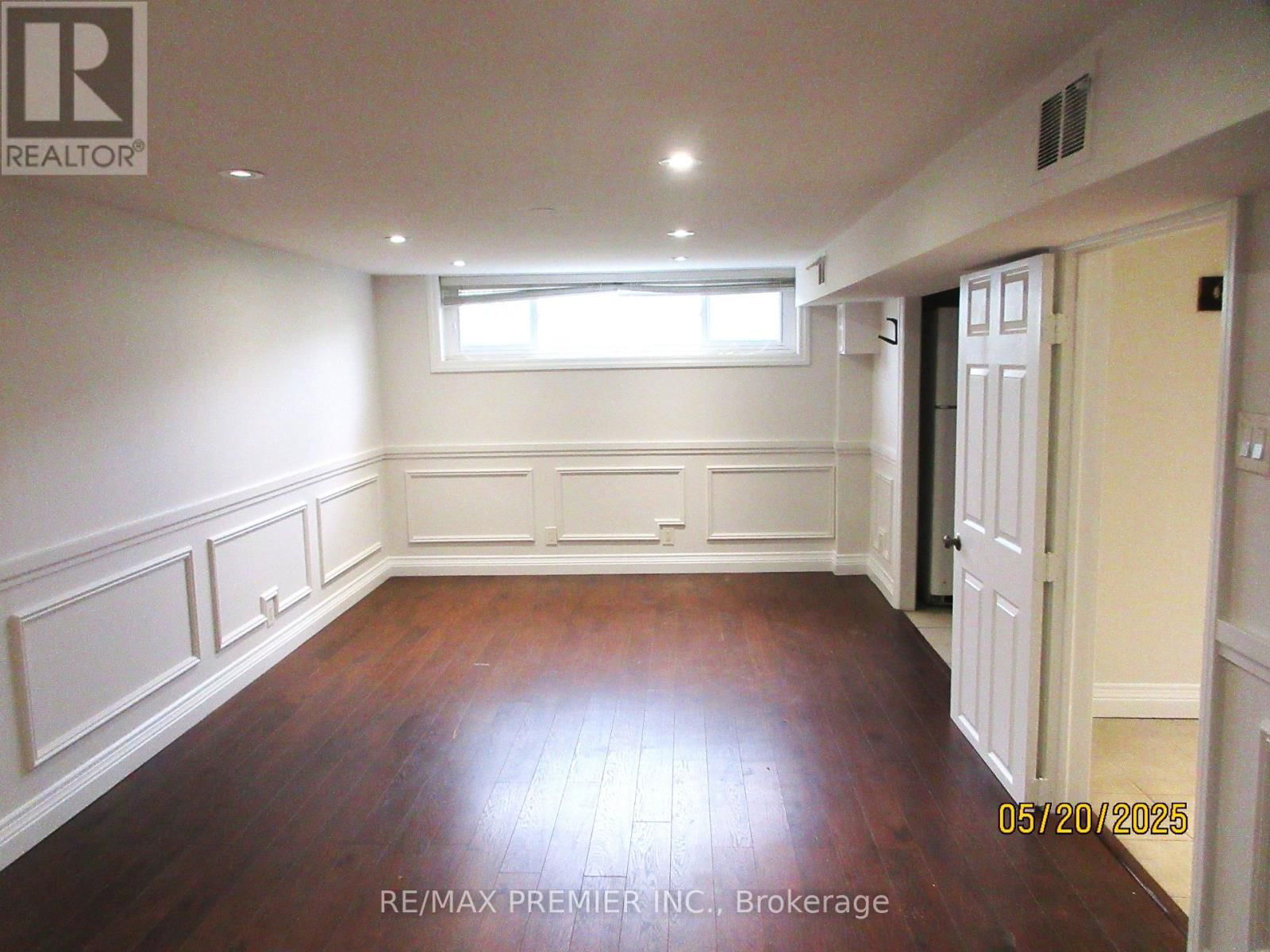 100 SNOWOOD COURT Image 17