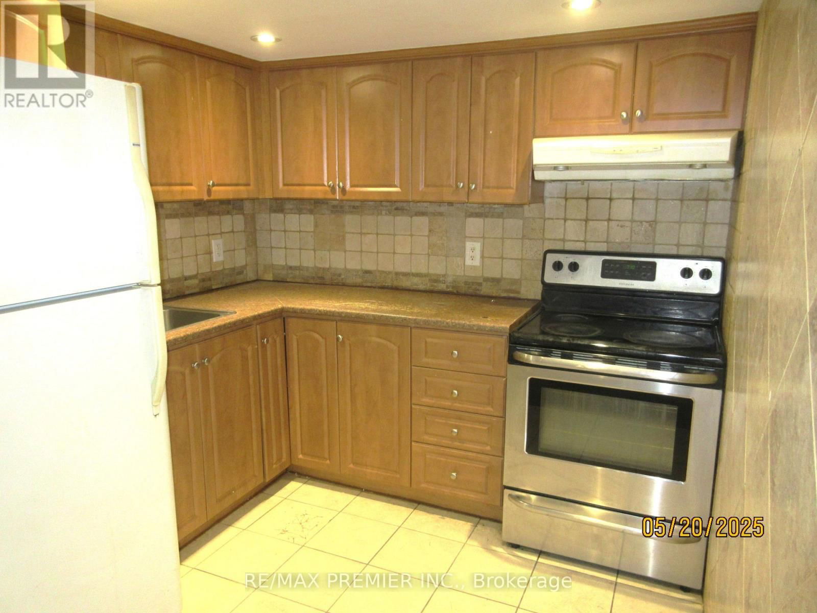 100 SNOWOOD COURT Image 18