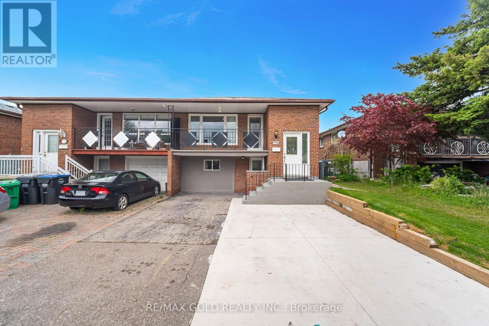 774 EAGLEMOUNT CRESCENT Image 1