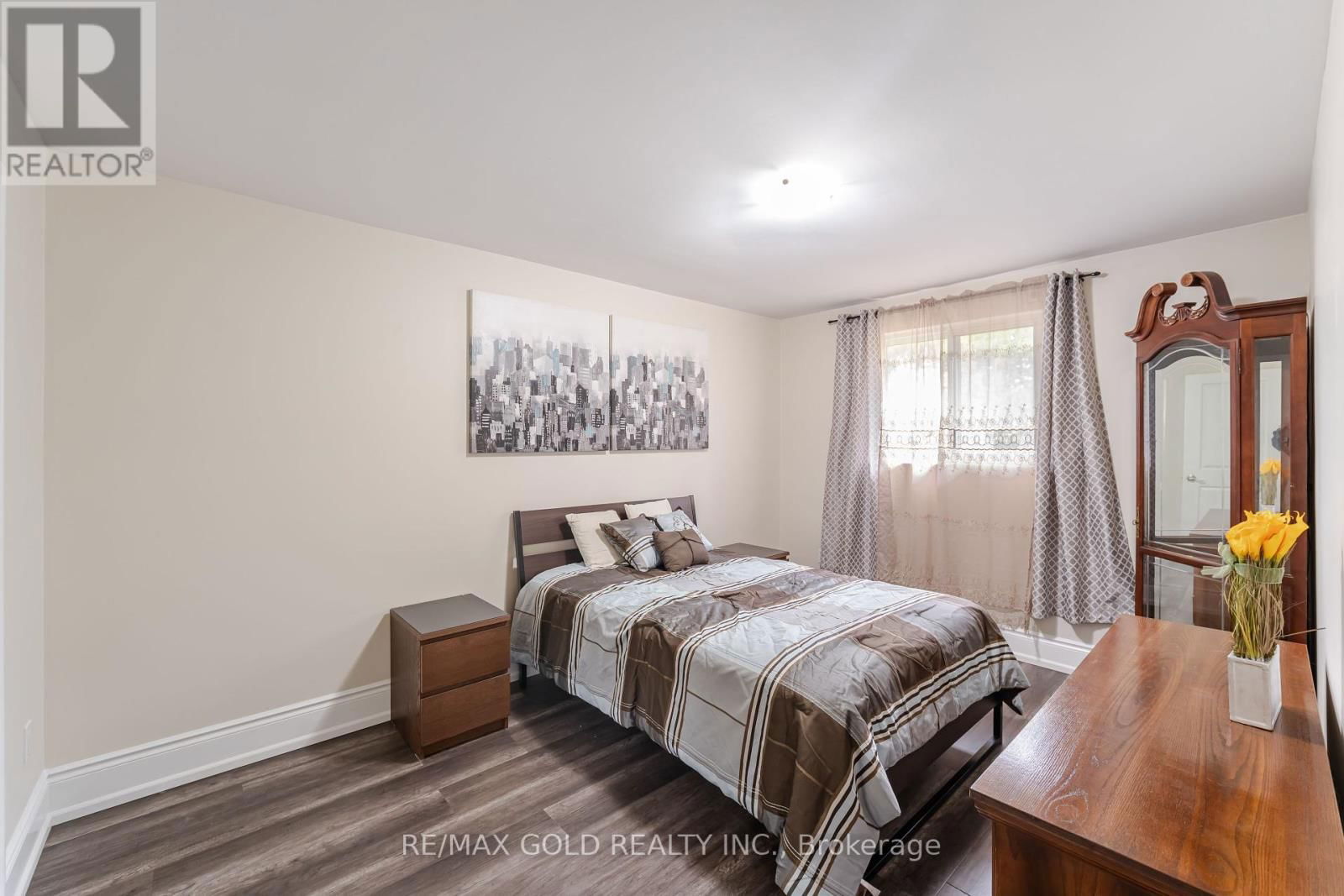 774 EAGLEMOUNT CRESCENT Image 16