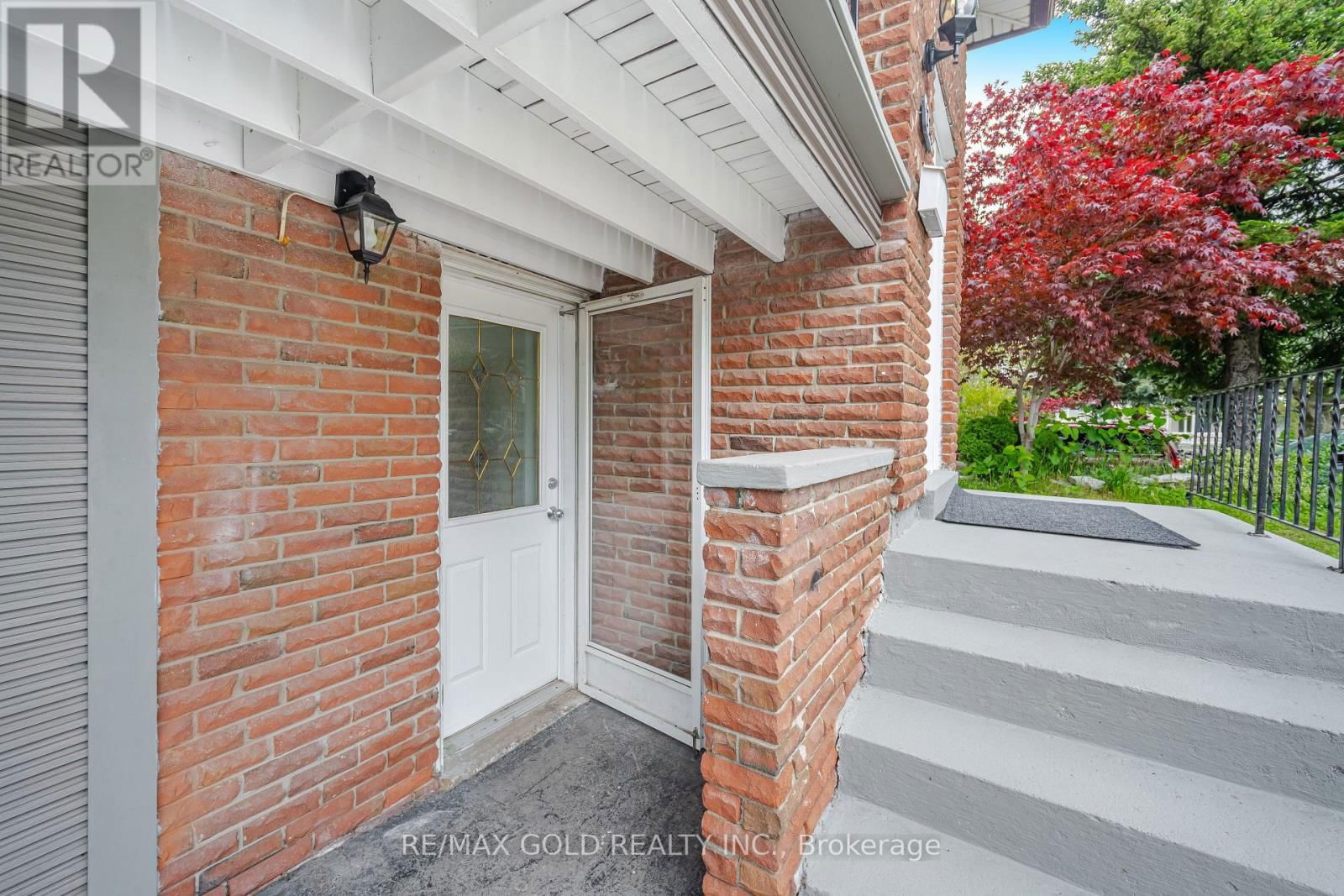 774 EAGLEMOUNT CRESCENT Image 21