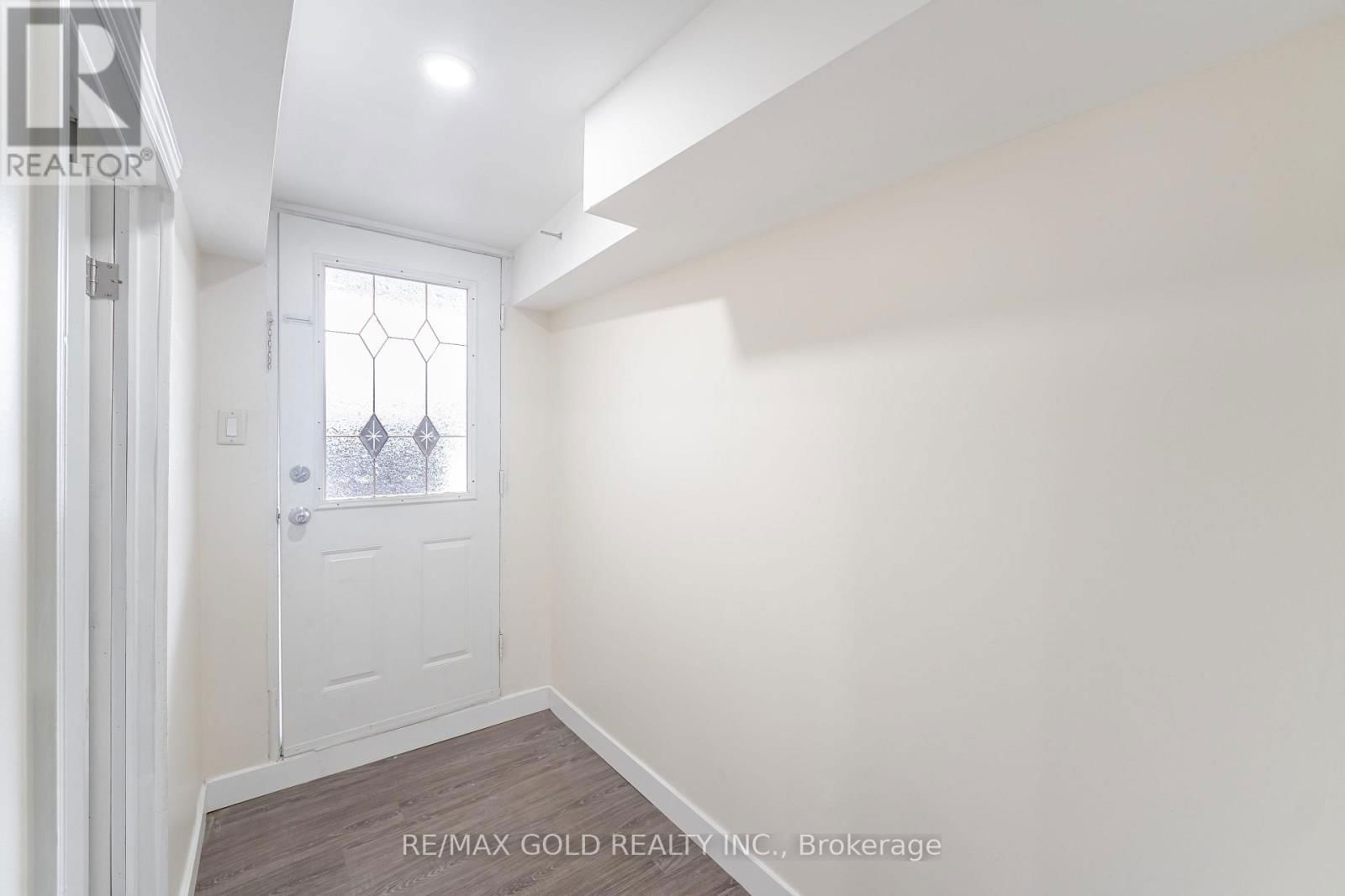 774 EAGLEMOUNT CRESCENT Image 22