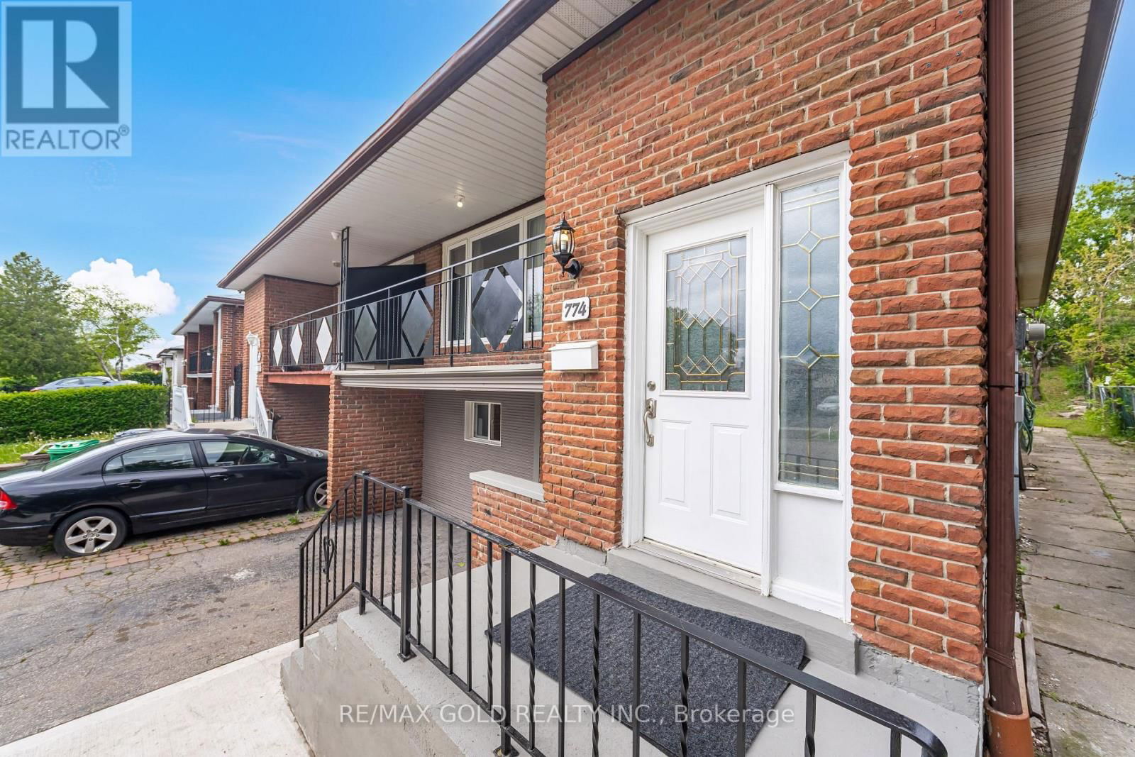 774 EAGLEMOUNT CRESCENT Image 3