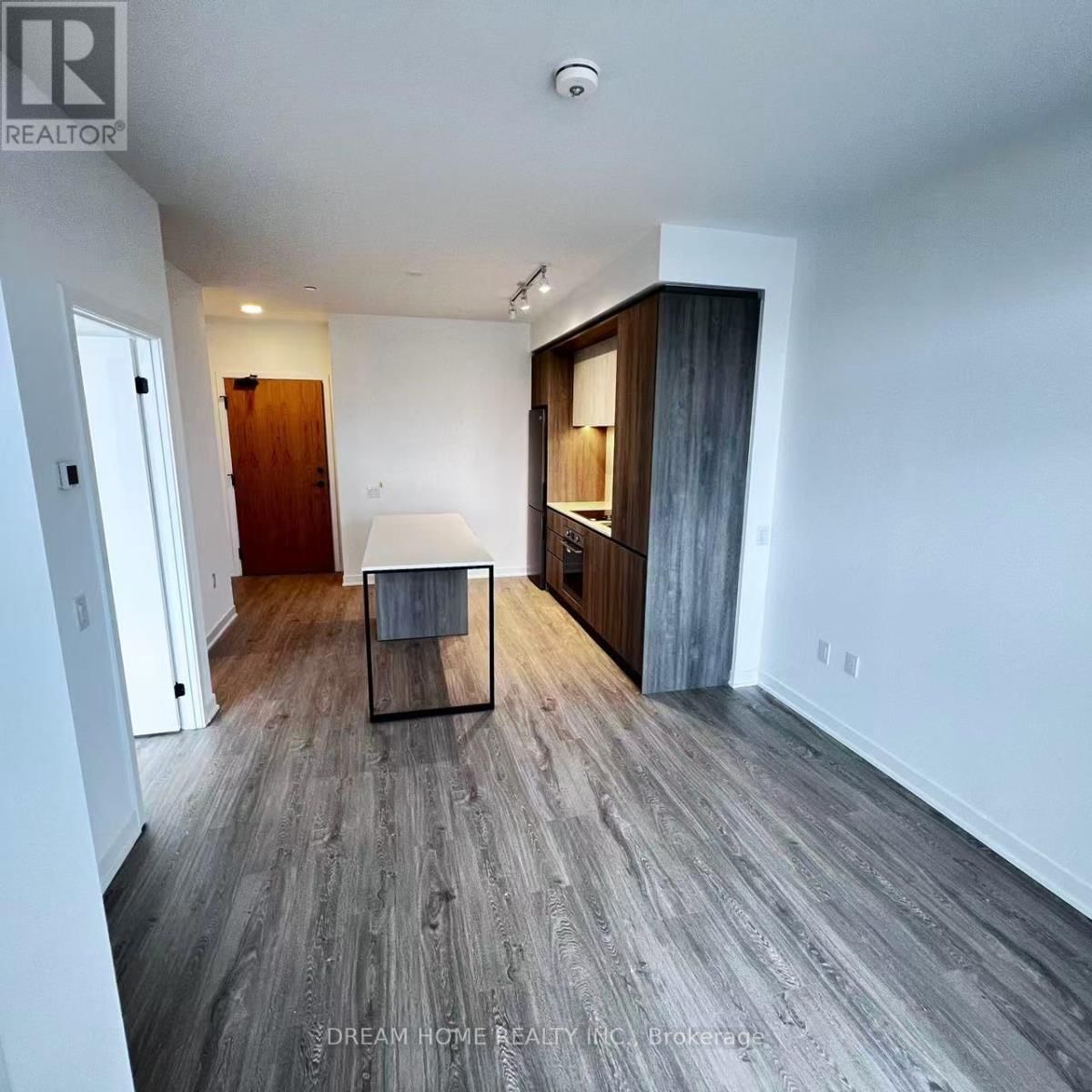312 - 2495 EGLINTON AVENUE WEST Image 7