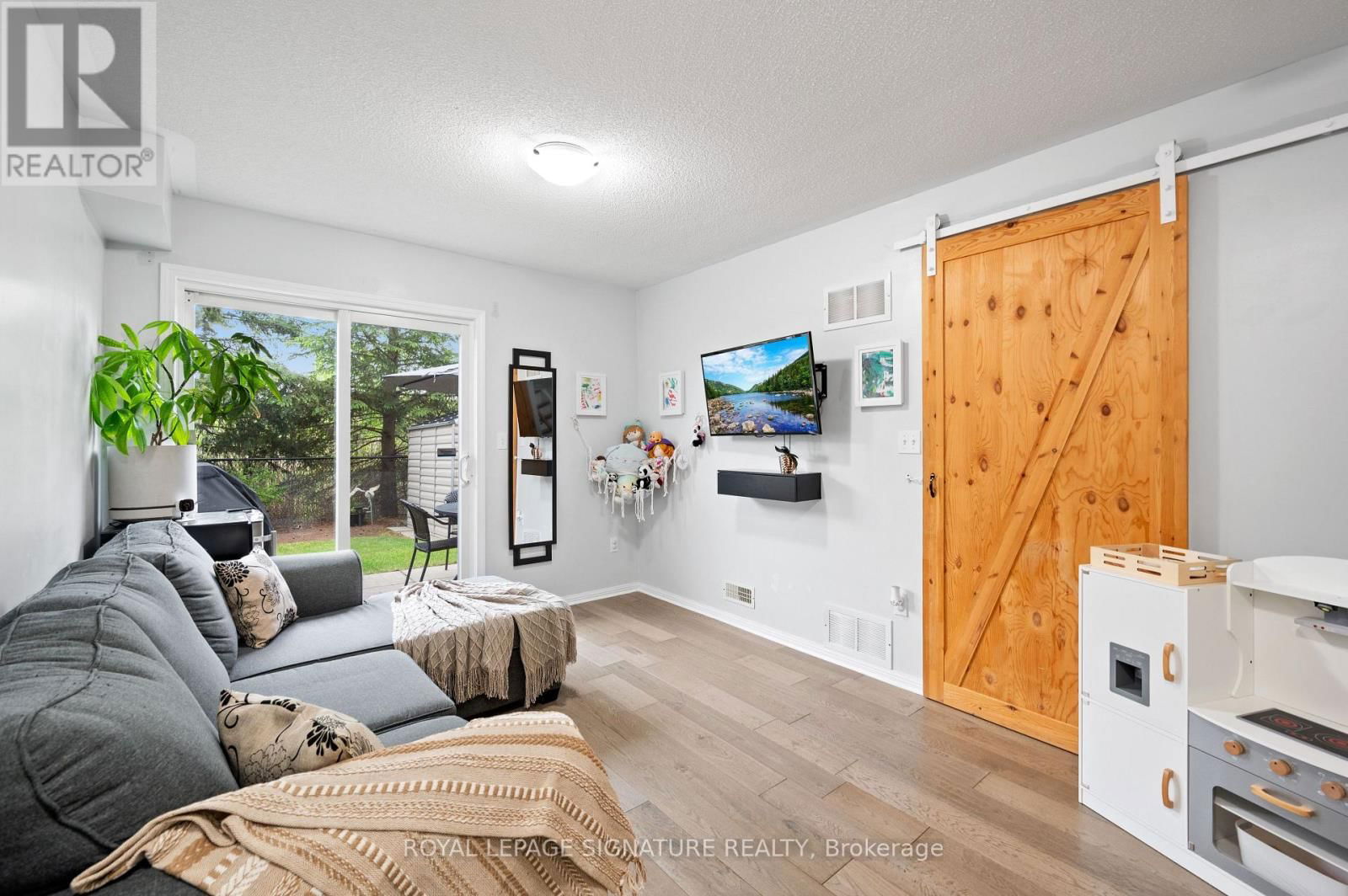 39 - 271 RICHVALE DRIVE SOUTH Image 32
