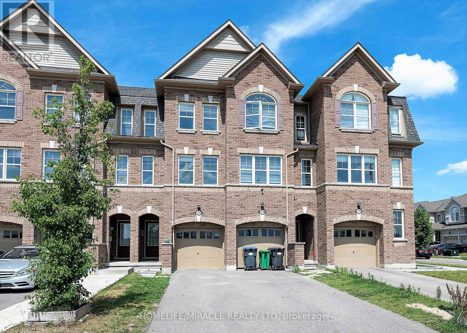 3 - 27 PENNYCROSS CRESCENT Image 1