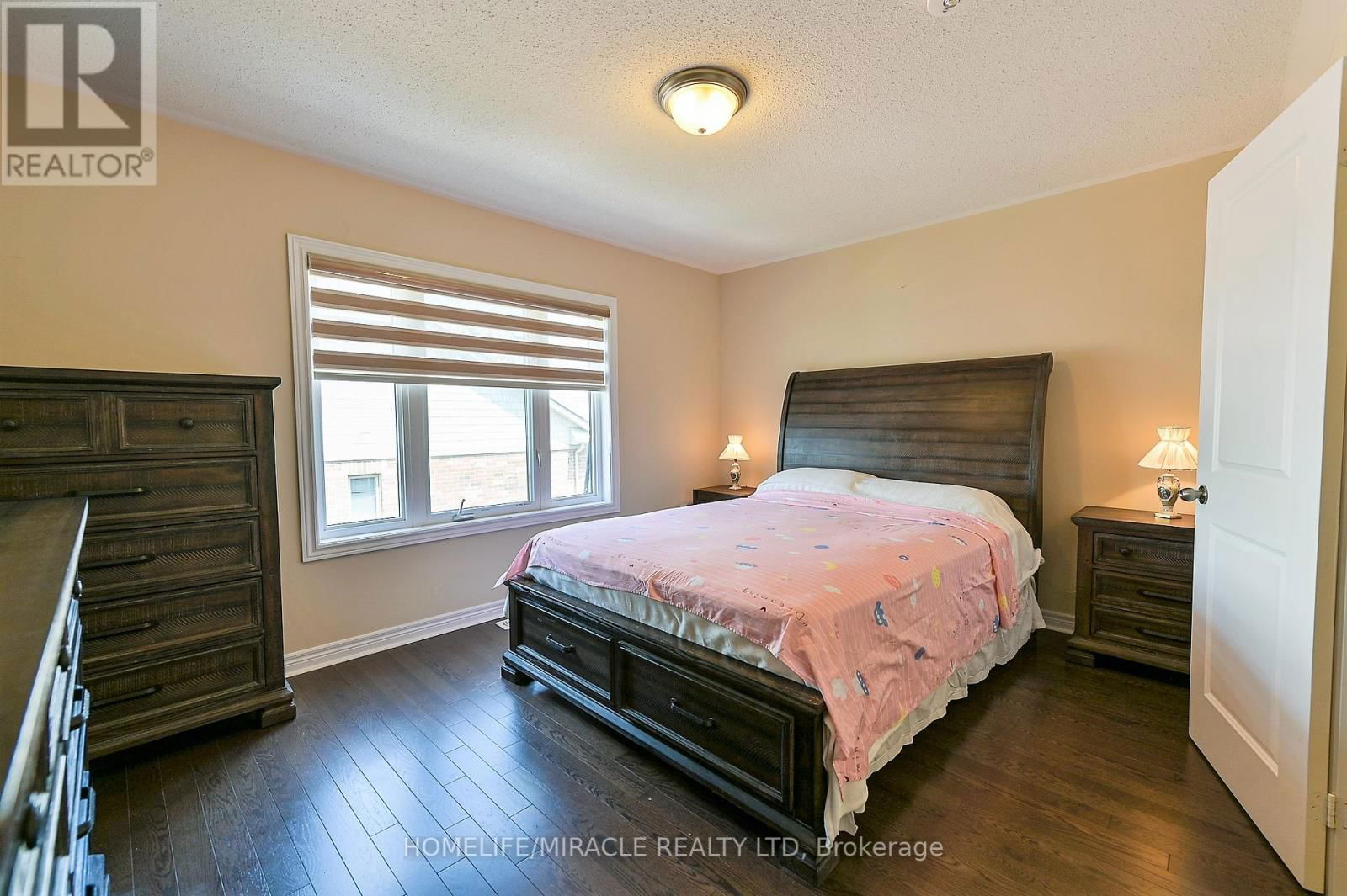 3 - 27 PENNYCROSS CRESCENT Image 19