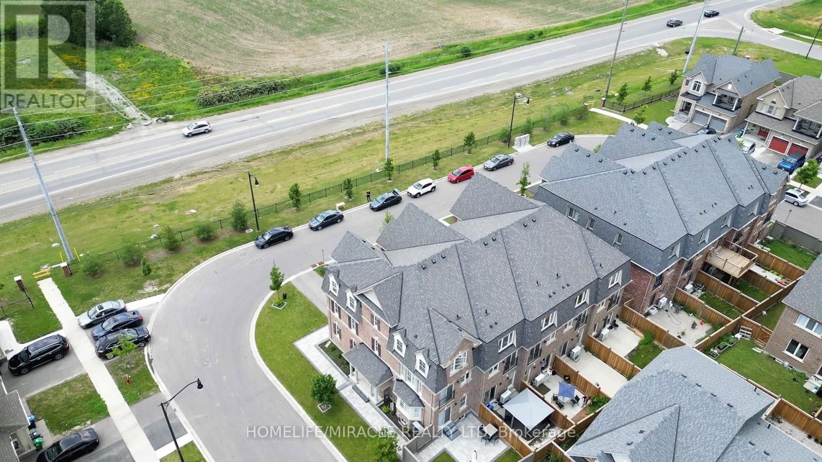 3 - 27 PENNYCROSS CRESCENT Image 34