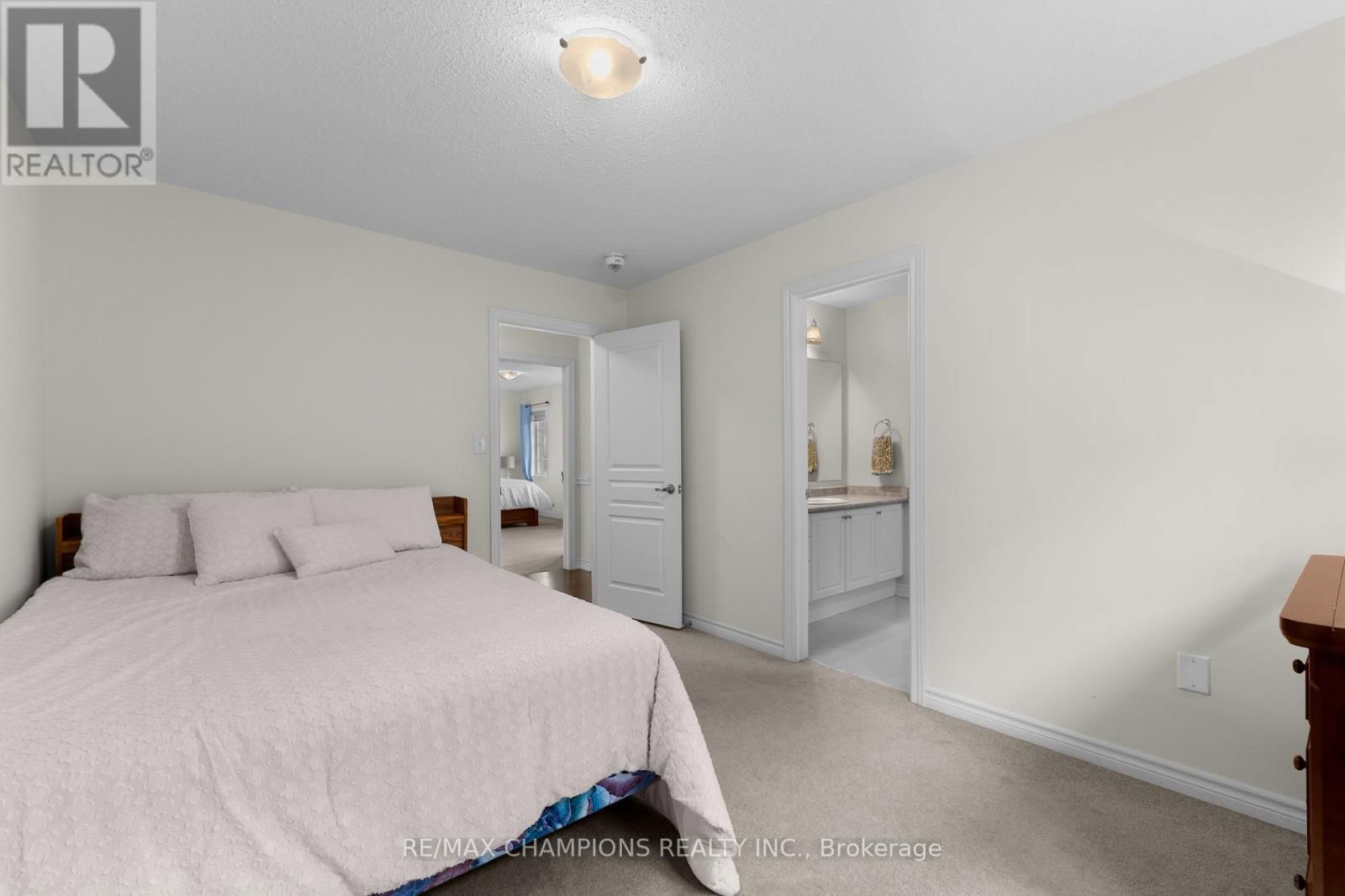 13 VENUE ROAD Image 34