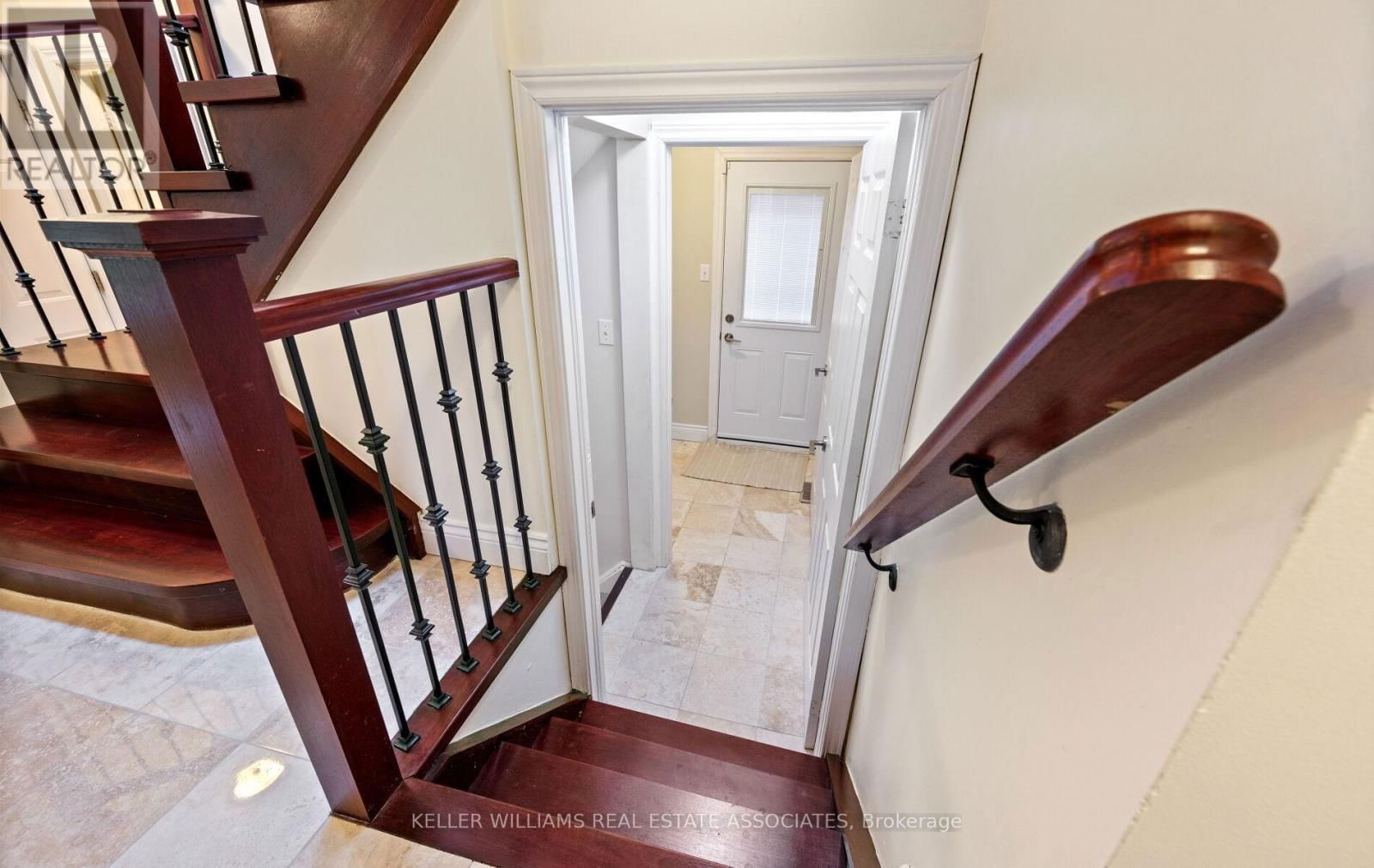 5406 MIDDLEBURY DRIVE Image 32
