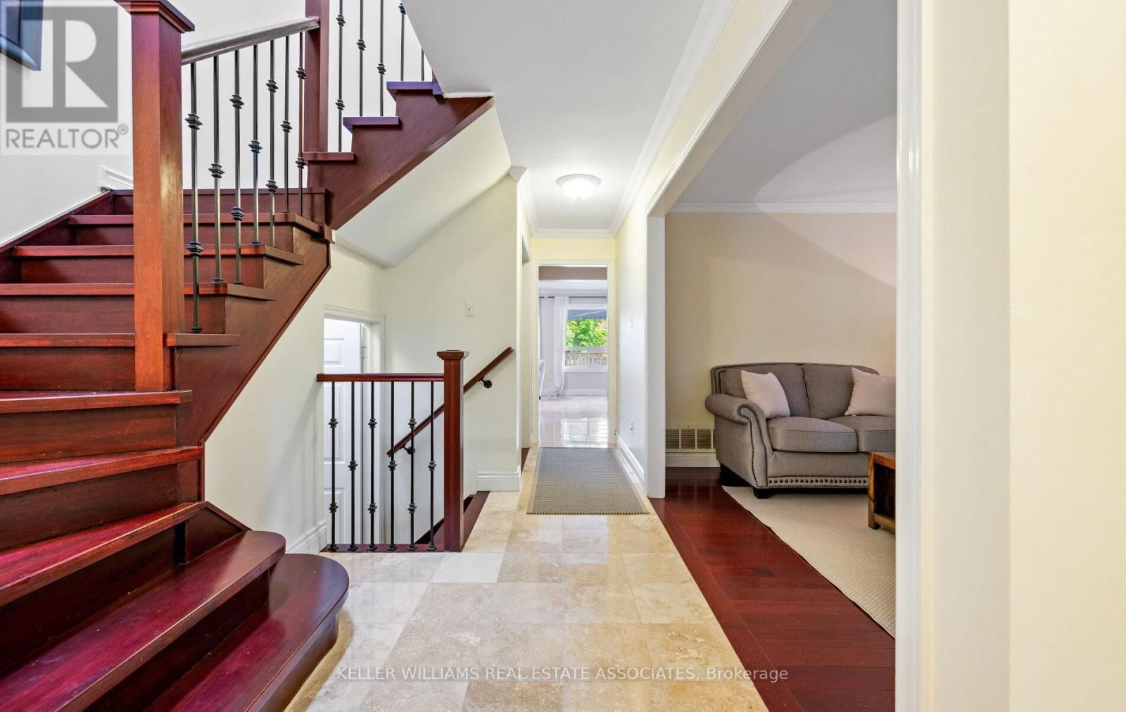 5406 MIDDLEBURY DRIVE Image 4
