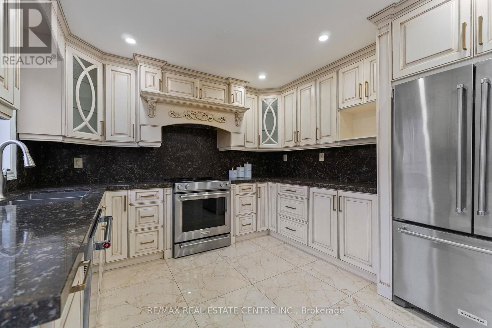 11 BRIARDALE ROAD Image 14