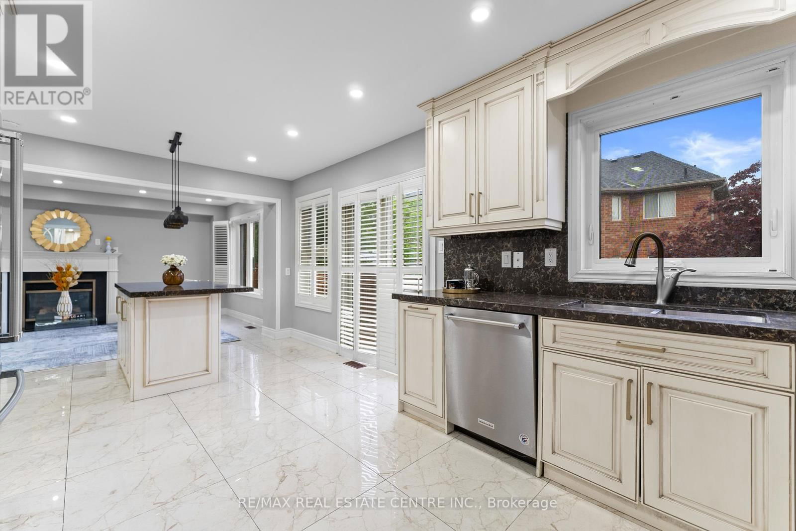11 BRIARDALE ROAD Image 15