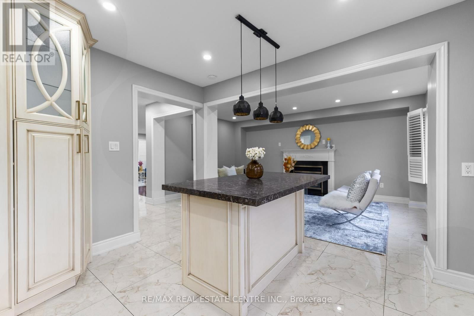 11 BRIARDALE ROAD Image 16
