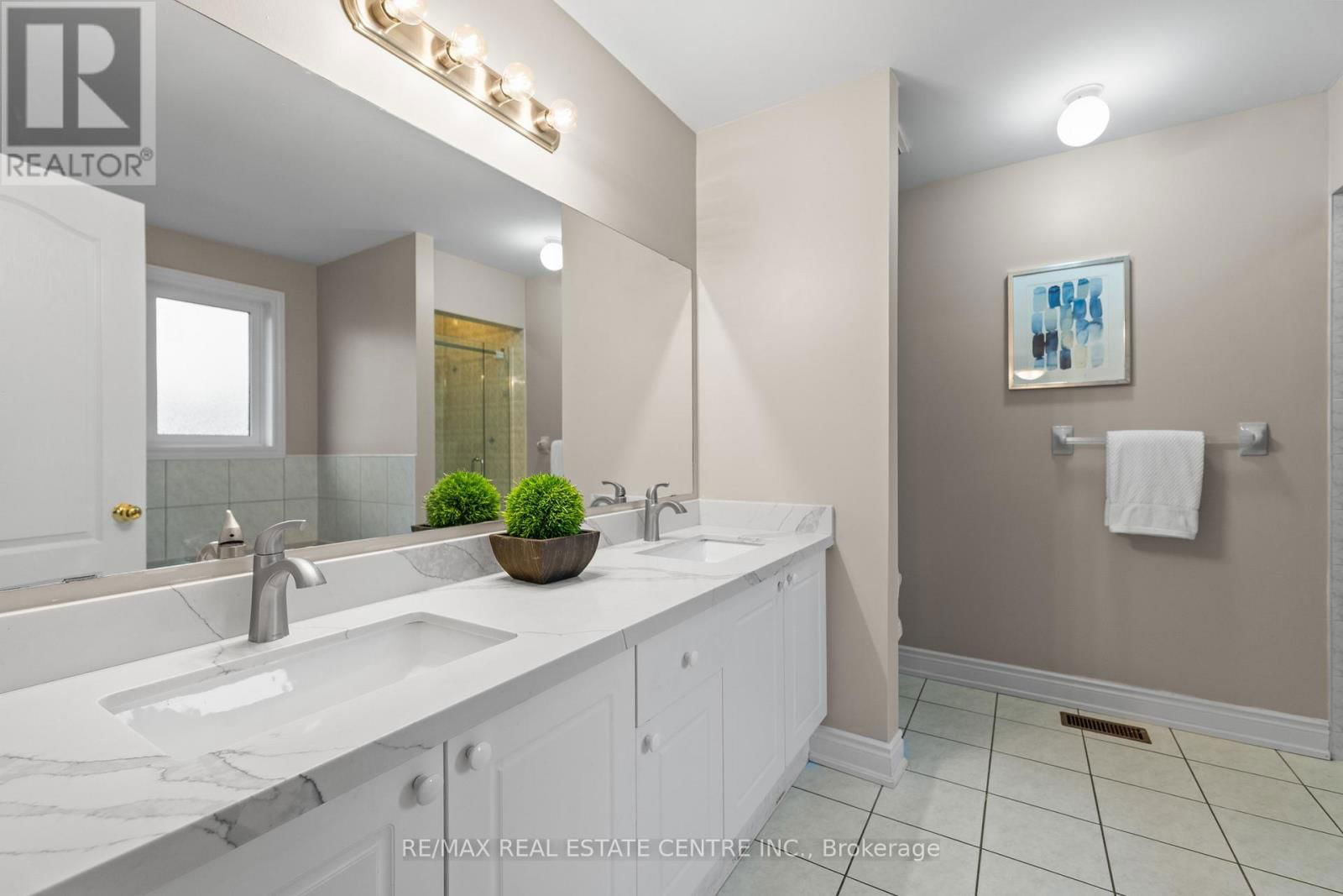 11 BRIARDALE ROAD Image 26