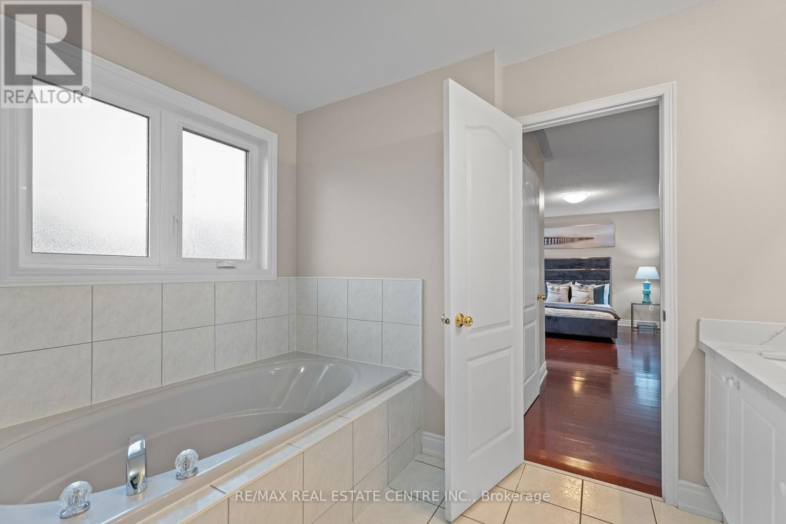 11 BRIARDALE ROAD Image 27